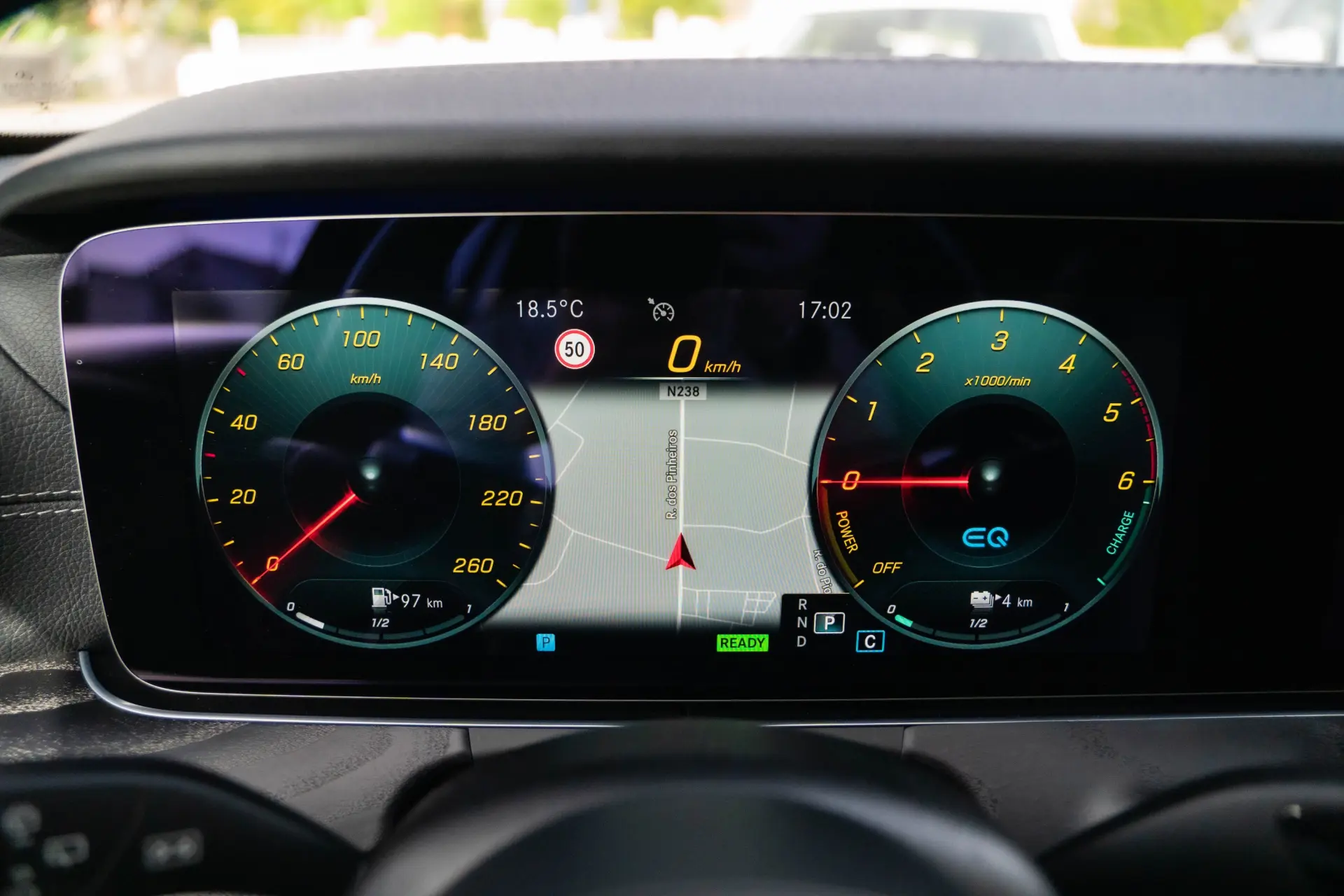 Mercedes-Benz E 300 de 4Matic 9G-TRONIC AMG Line 33