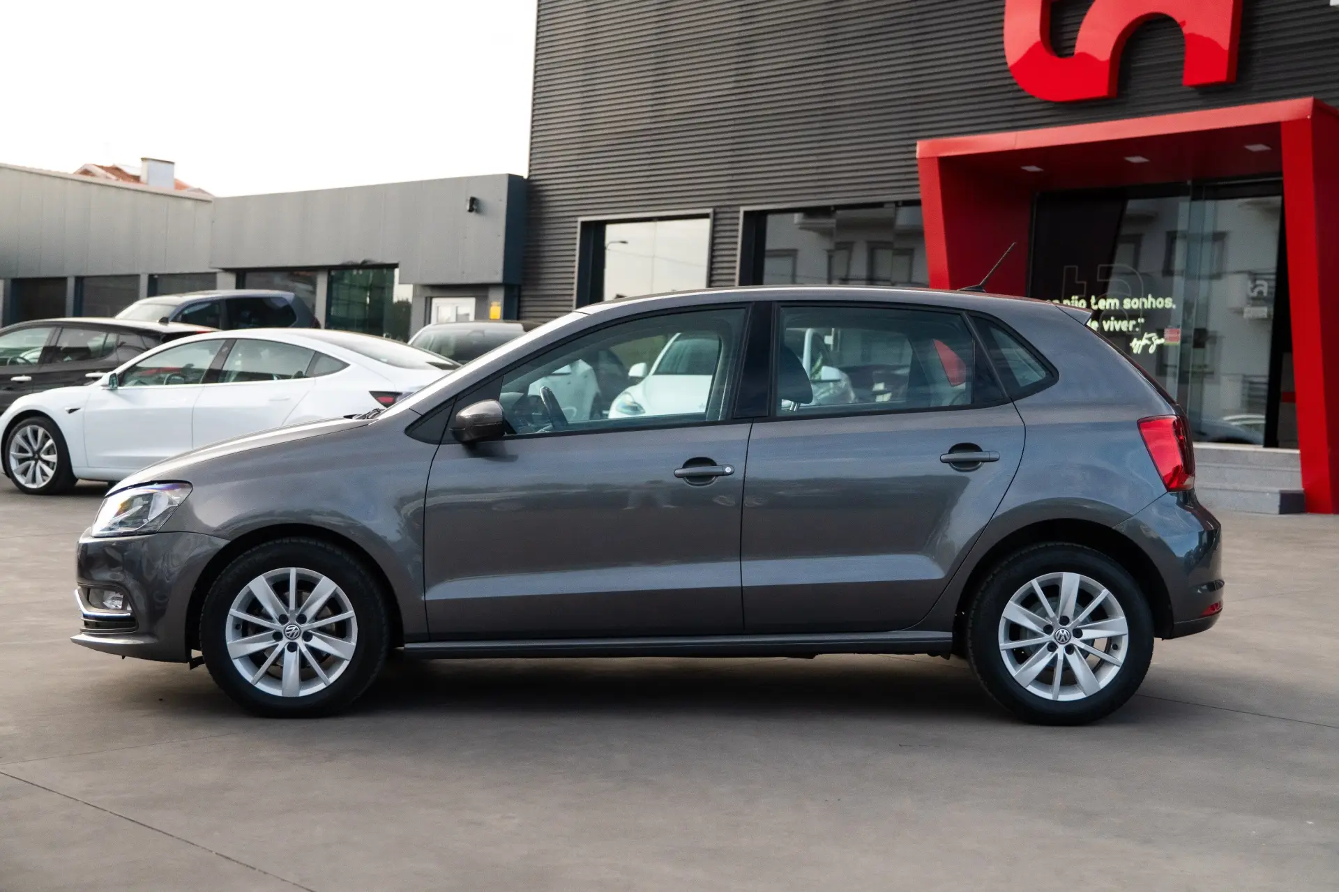 Volkswagen Polo 1.0 Confortline 6