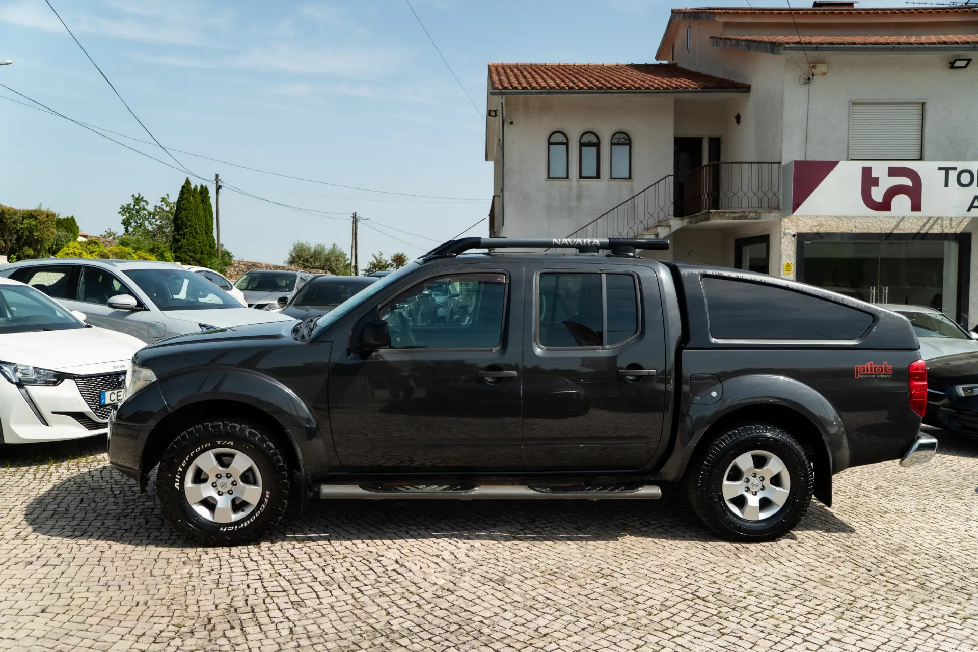 Nissan Navara 2.5 dCi CD Pilot Hi-Tech 6