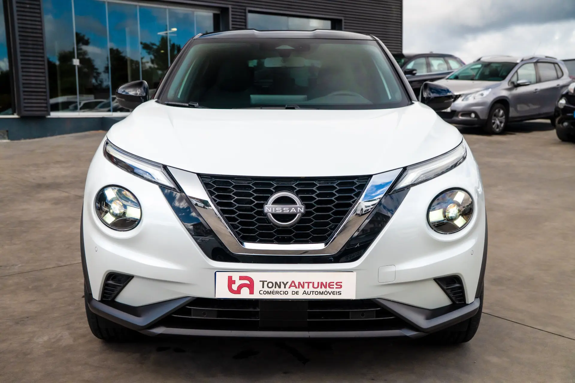 Nissan Juke 1.0 DIG-T N-Connecta Two Tone 9