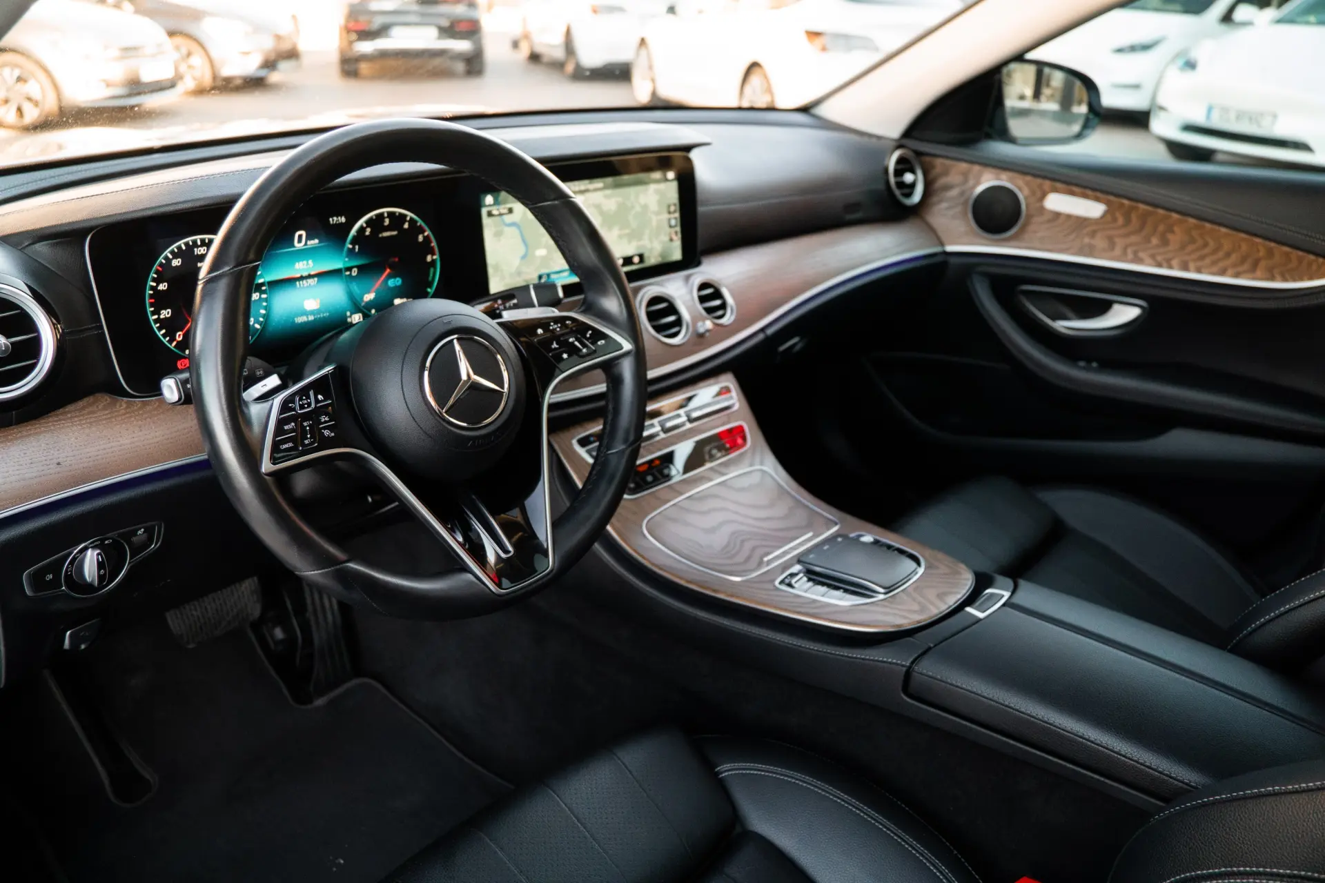 Mercedes-Benz E 300 de 9G-TRONIC AMG Line 4
