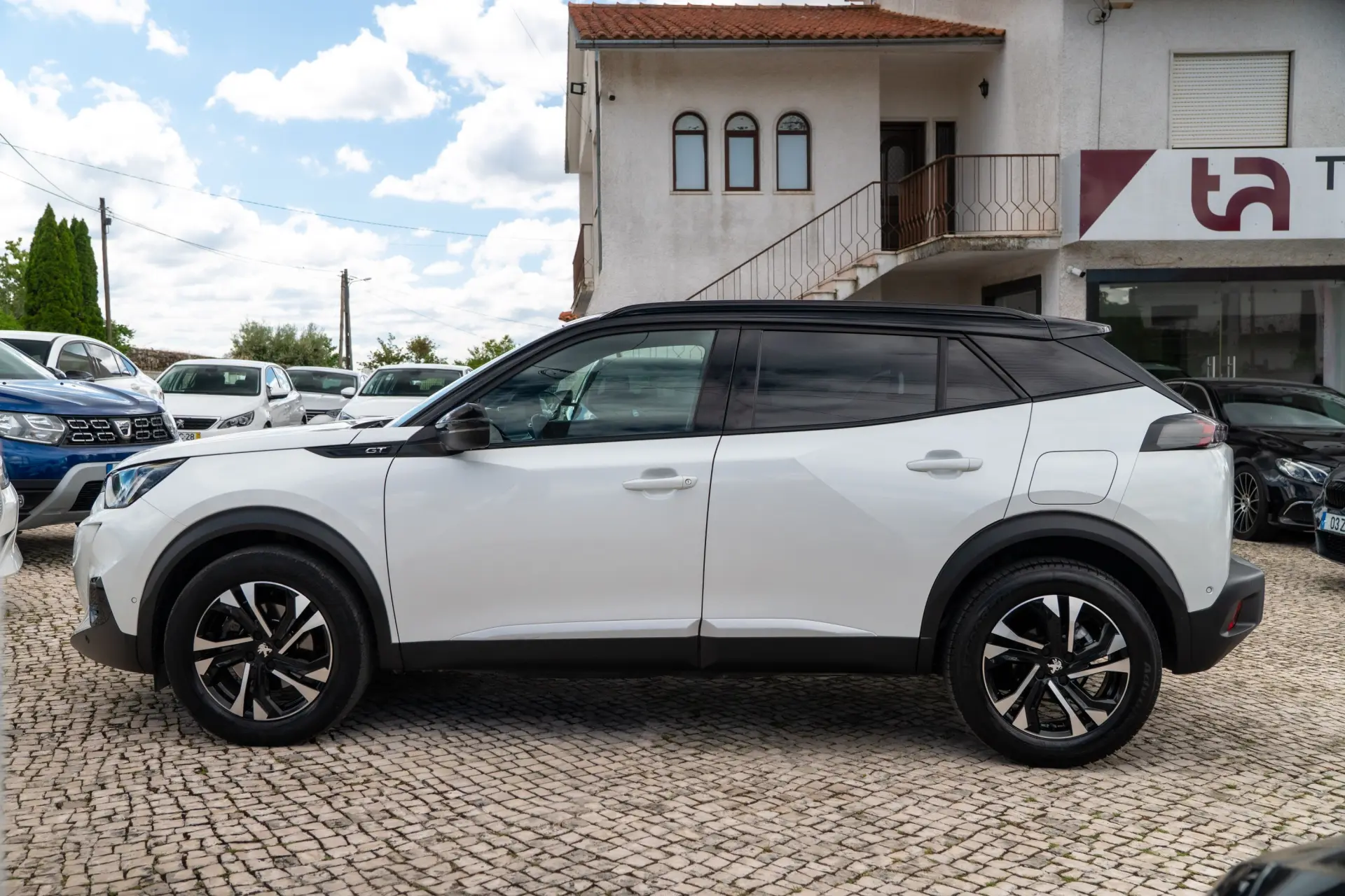 Peugeot 2008 1.5 BlueHDi GT EAT8 5