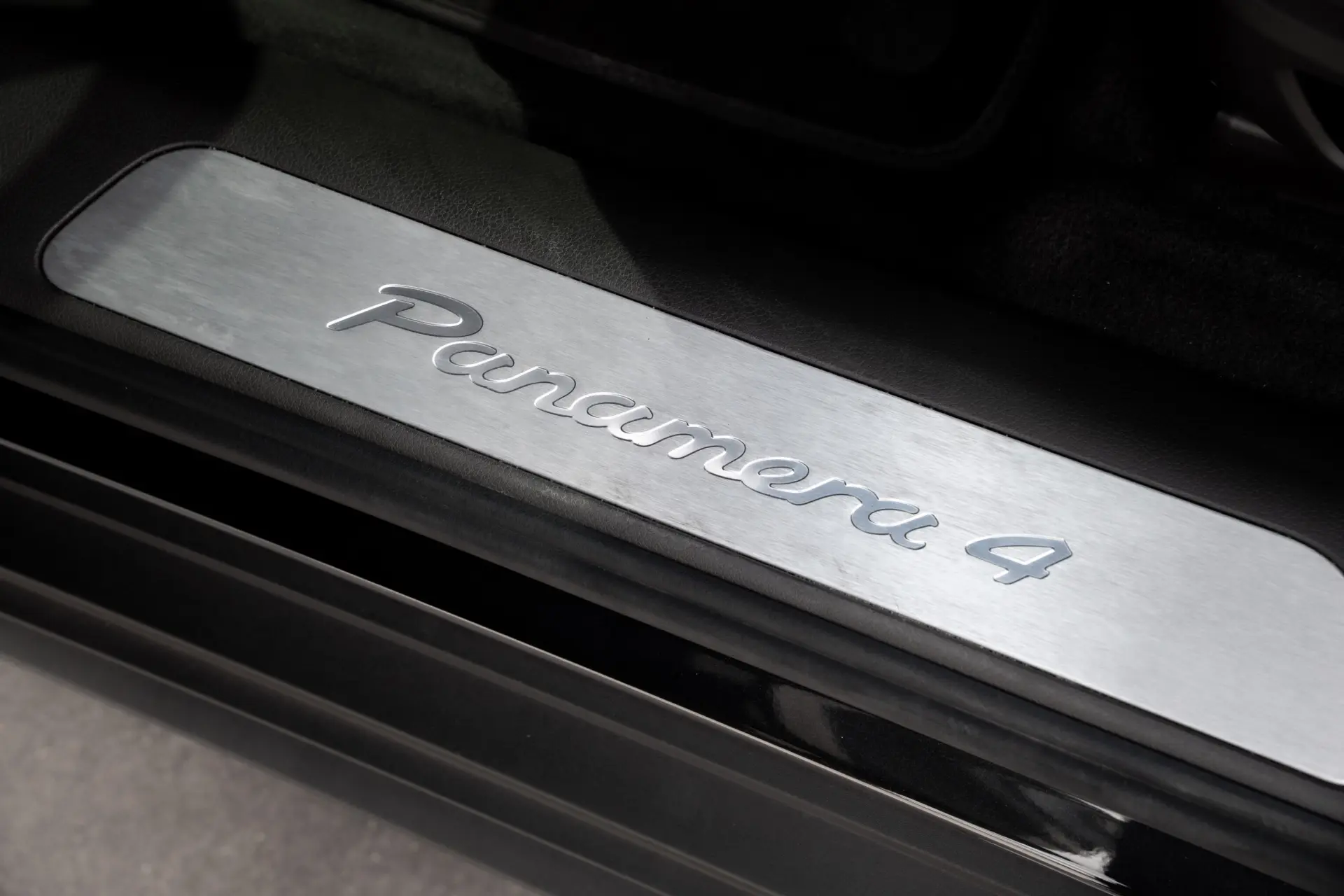 Porsche Panamera 4 E-Hybrid Platinum Edition 11