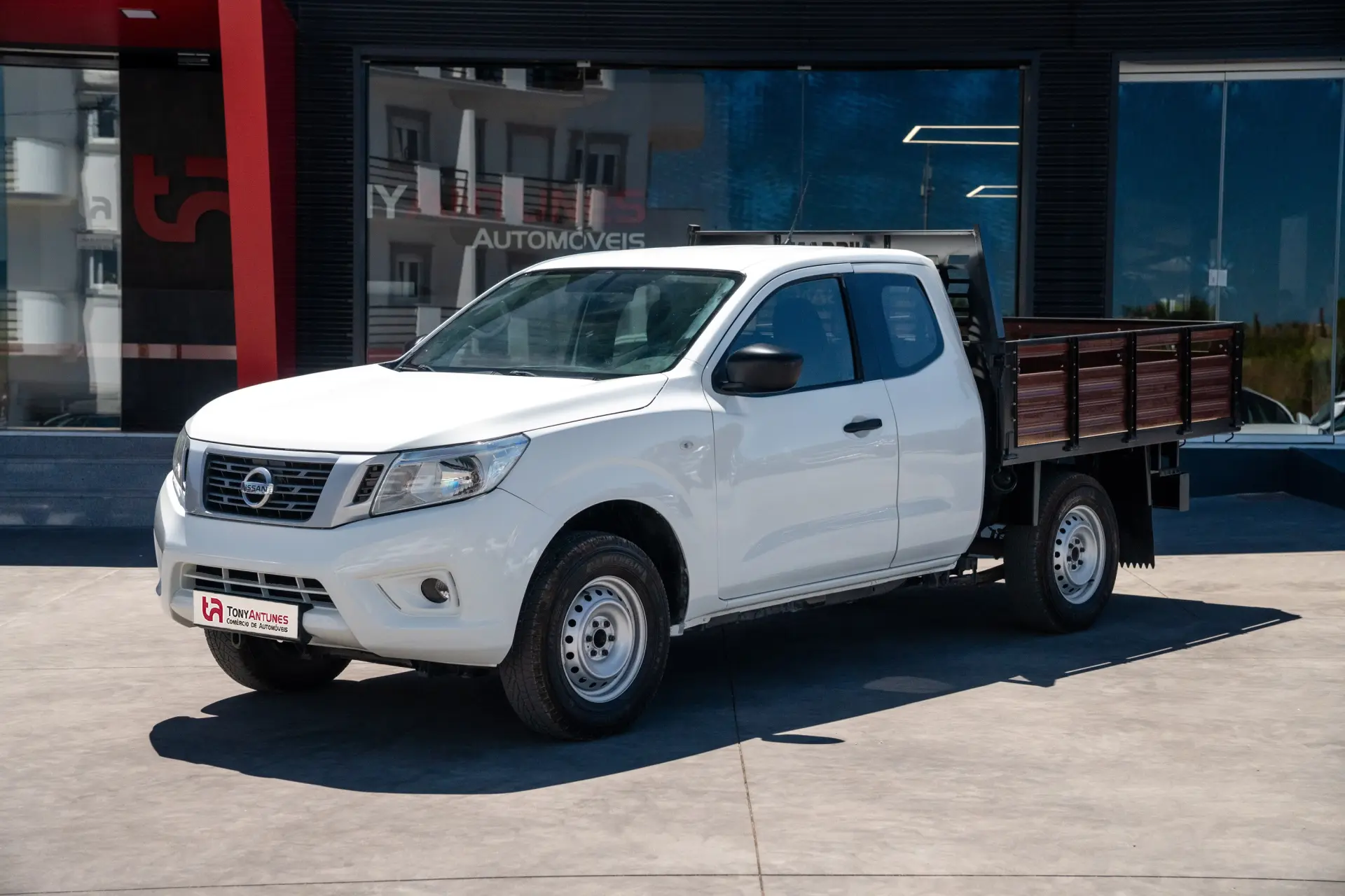 Nissan Navara 2.5 dCi CD LE 2