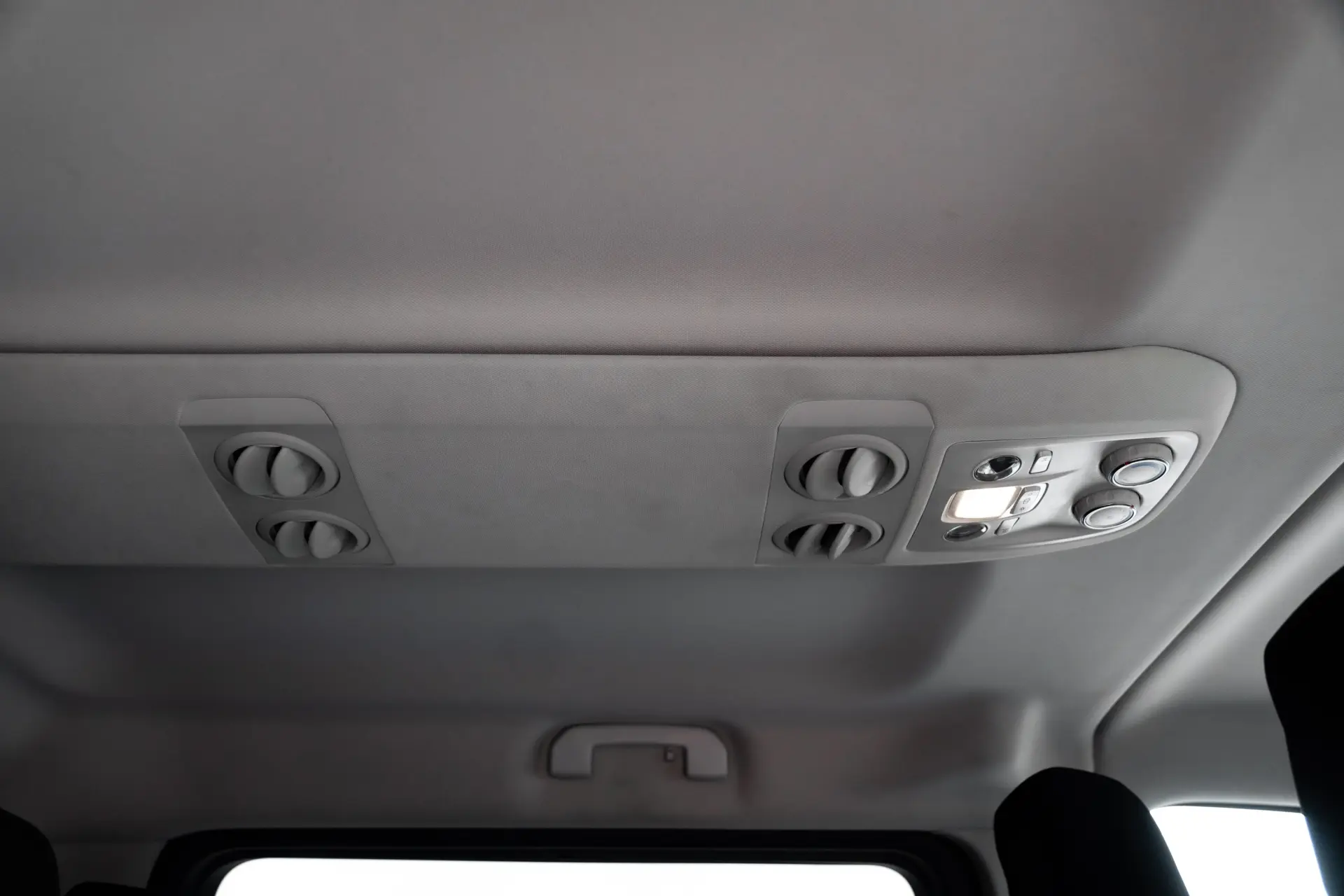 Peugeot Traveller 1.5 BlueHDi L2H1 Active Standard 26