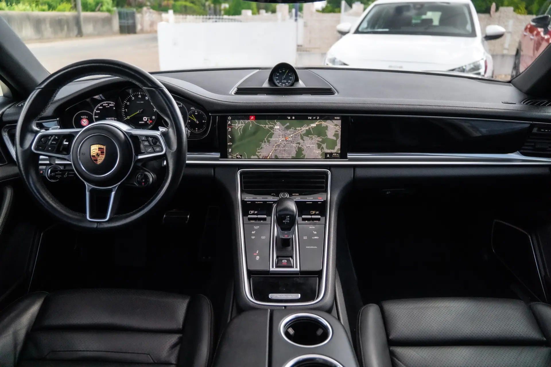 Porsche Panamera Sport Turismo 4 E-Hybrid Platinum Edition 3