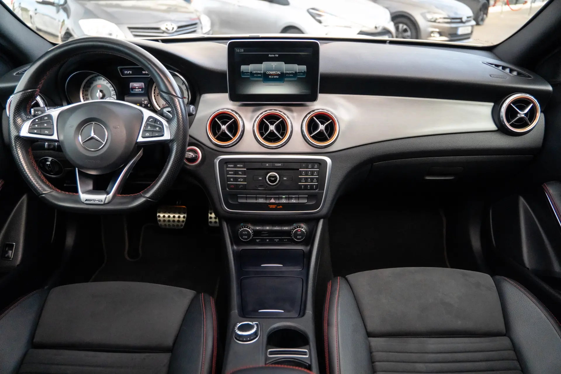 Mercedes-Benz GLA 180 (CDI) d 7G-DCT AMG Line 29