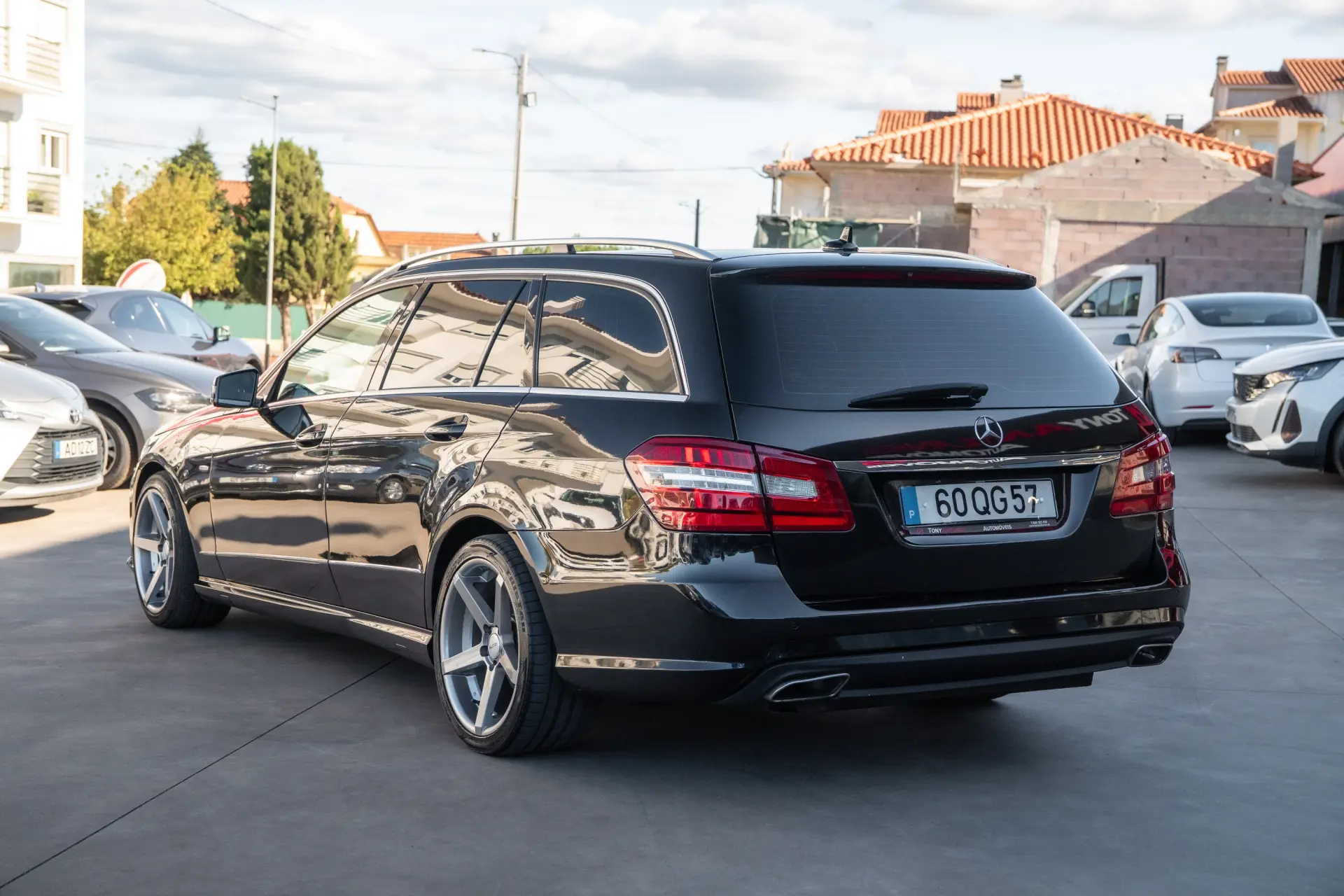 Mercedes-Benz E 220 BlueTEC 9G-TRONIC Avantgarde 8