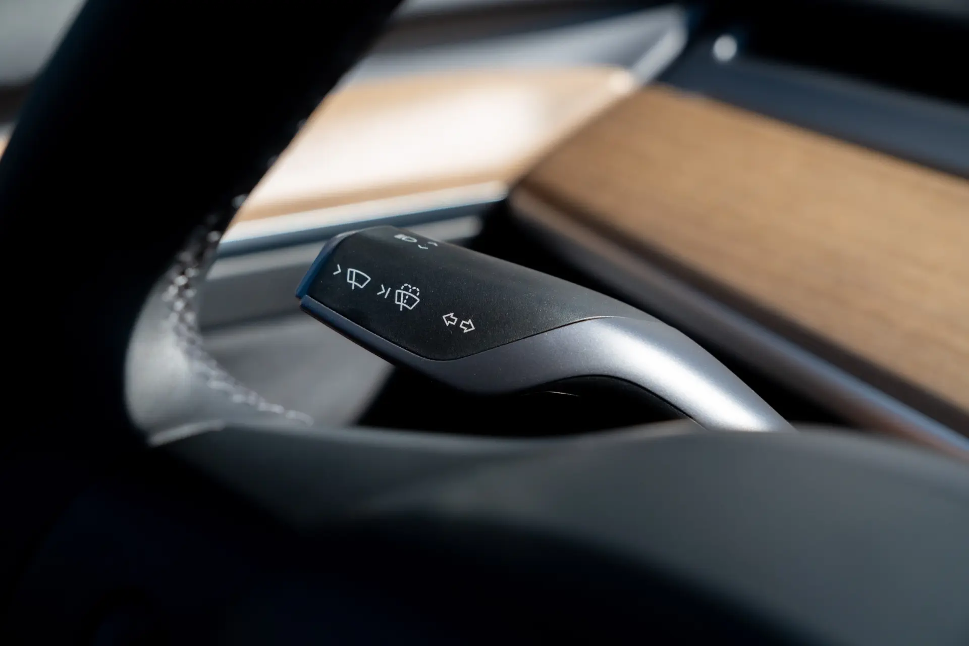 Tesla Model 3 Long Range RWD 12