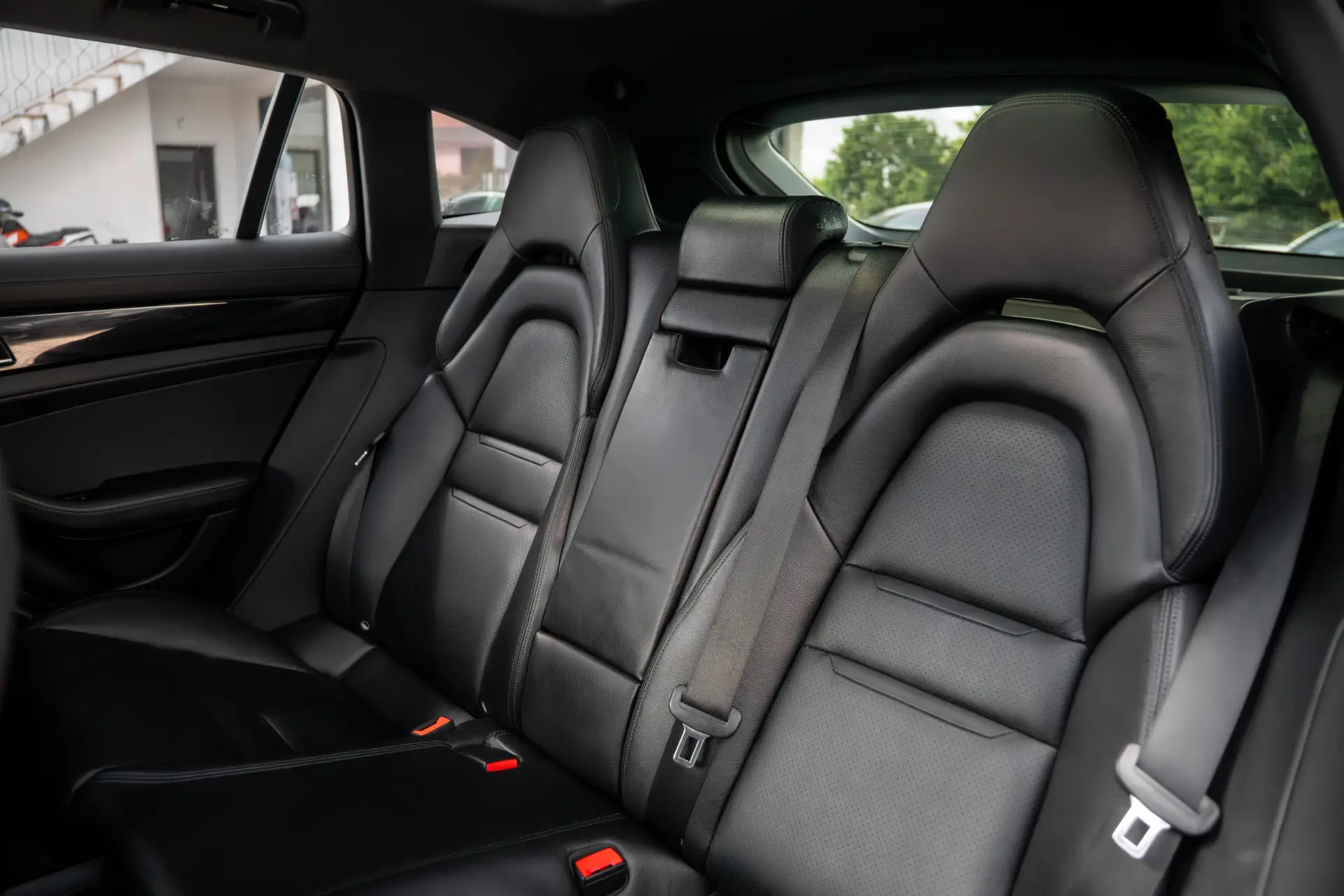 Porsche Panamera Sport Turismo 4 E-Hybrid Platinum Edition 27