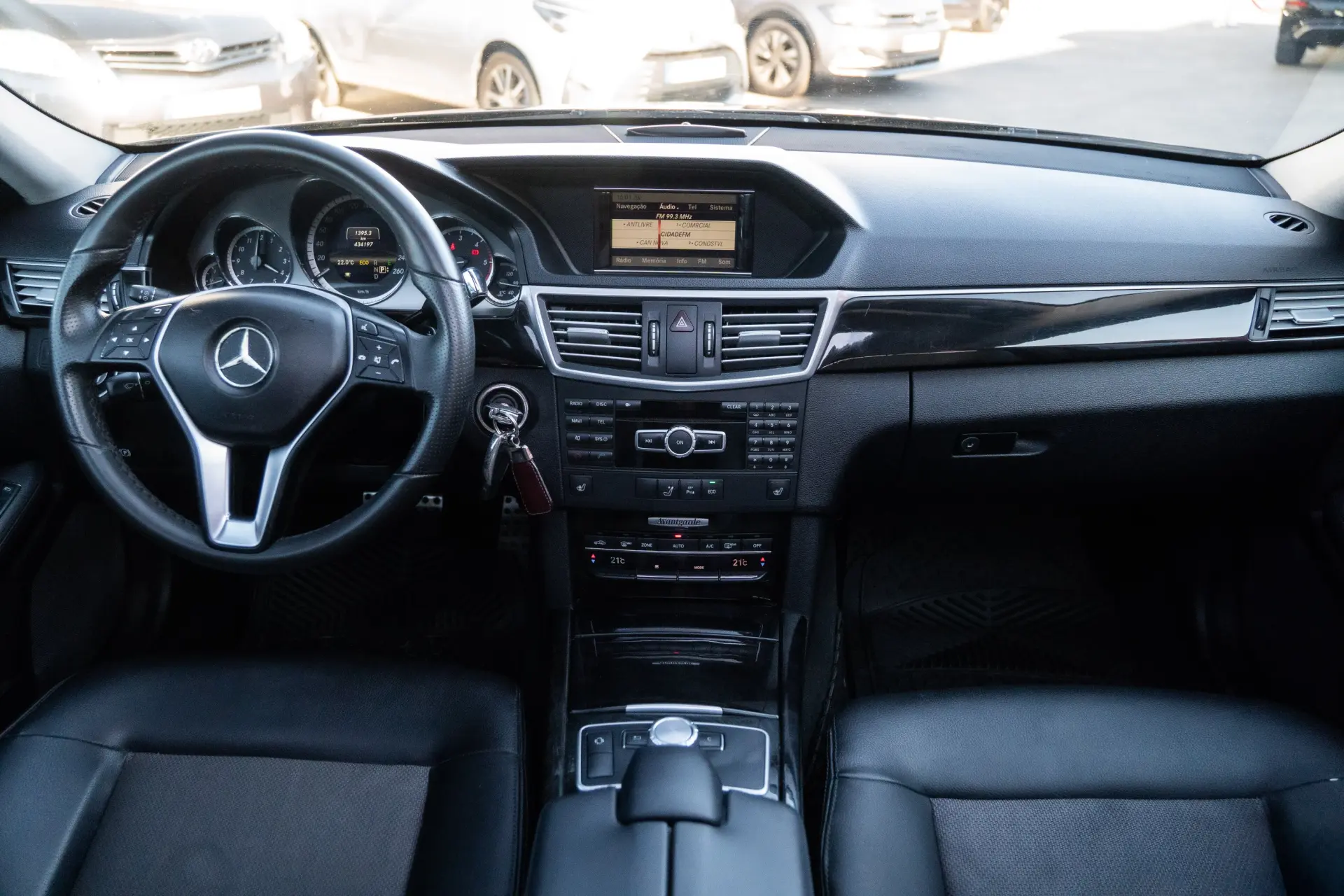 Mercedes-Benz E 220 BlueTEC 9G-TRONIC Avantgarde 5