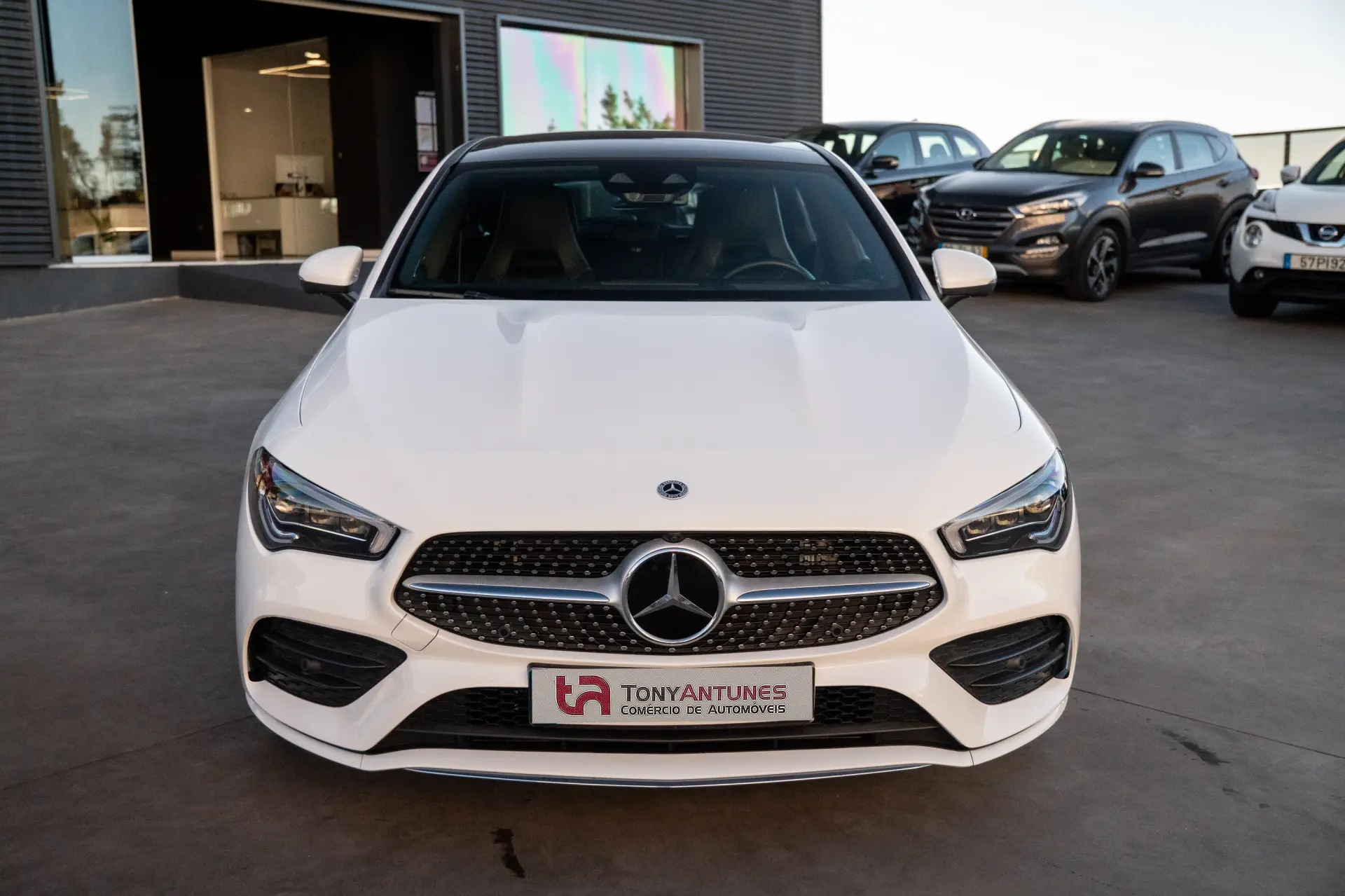 Mercedes-Benz CLA 250 e 8G-DCT AMG Line 27