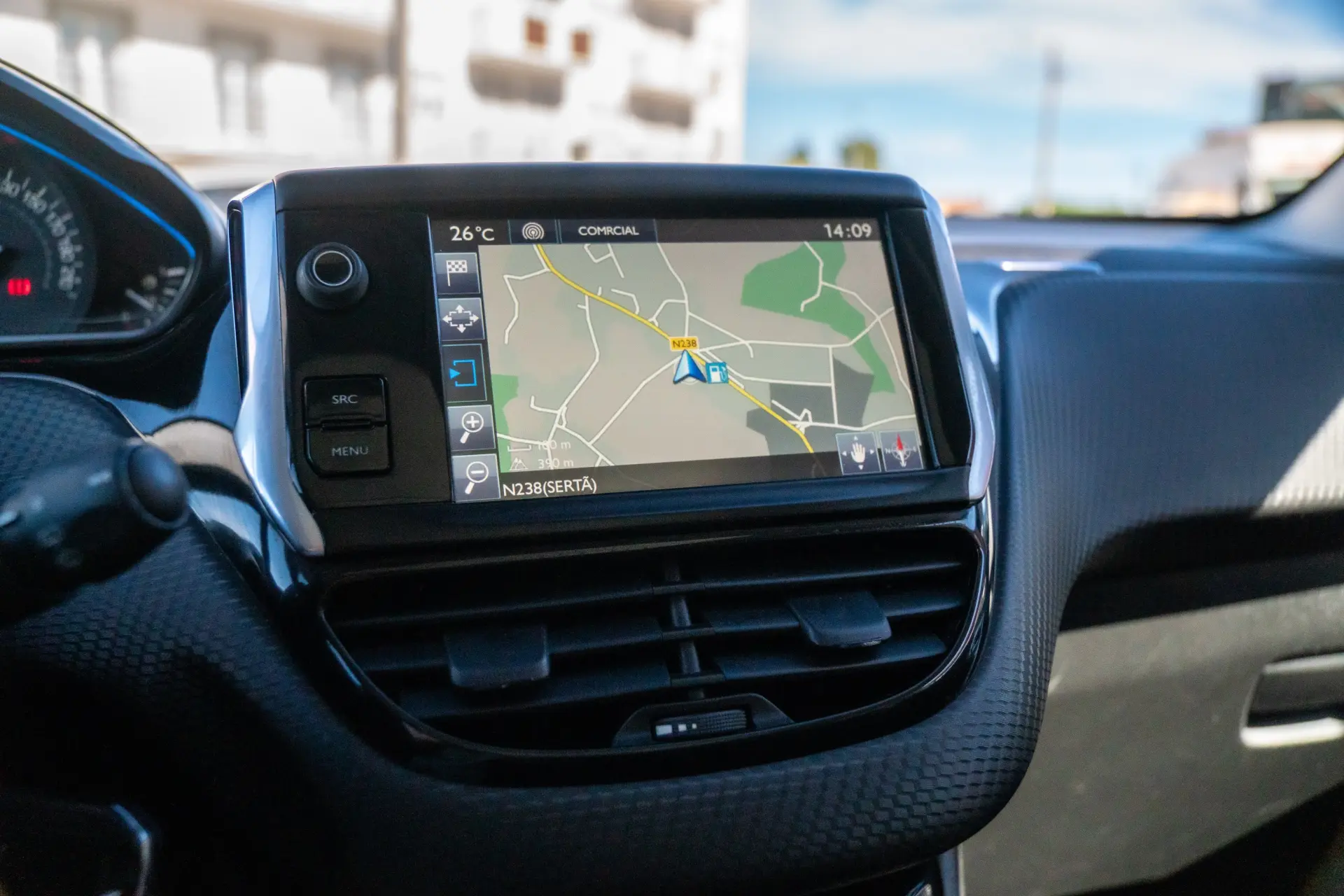Peugeot 2008 1.6 BlueHDi Allure 9