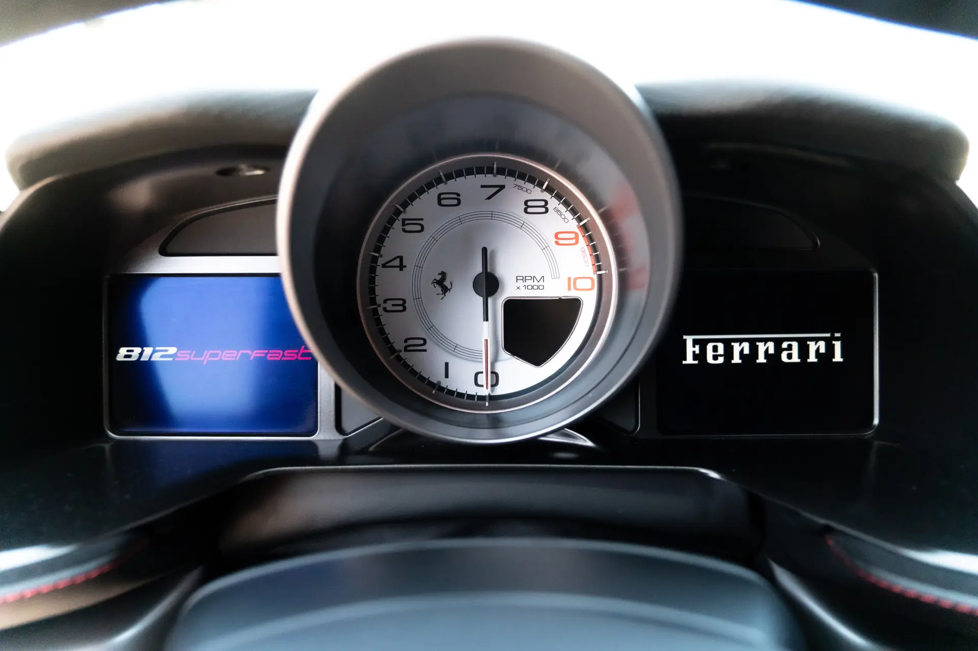 Ferrari 812 Superfast 6.5 V12 27