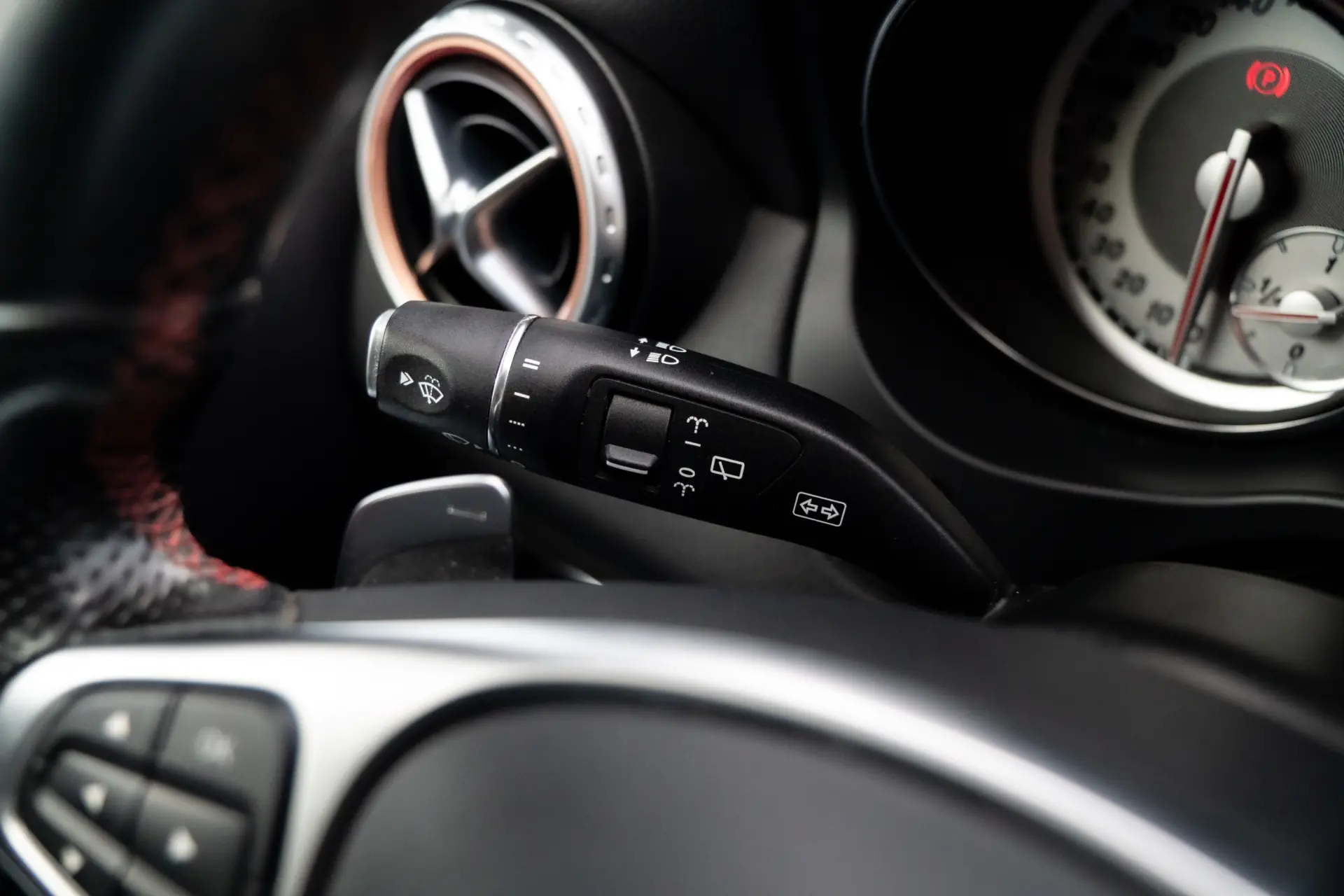 Mercedes-Benz GLA 180 (CDI) d 7G-DCT AMG Line 18