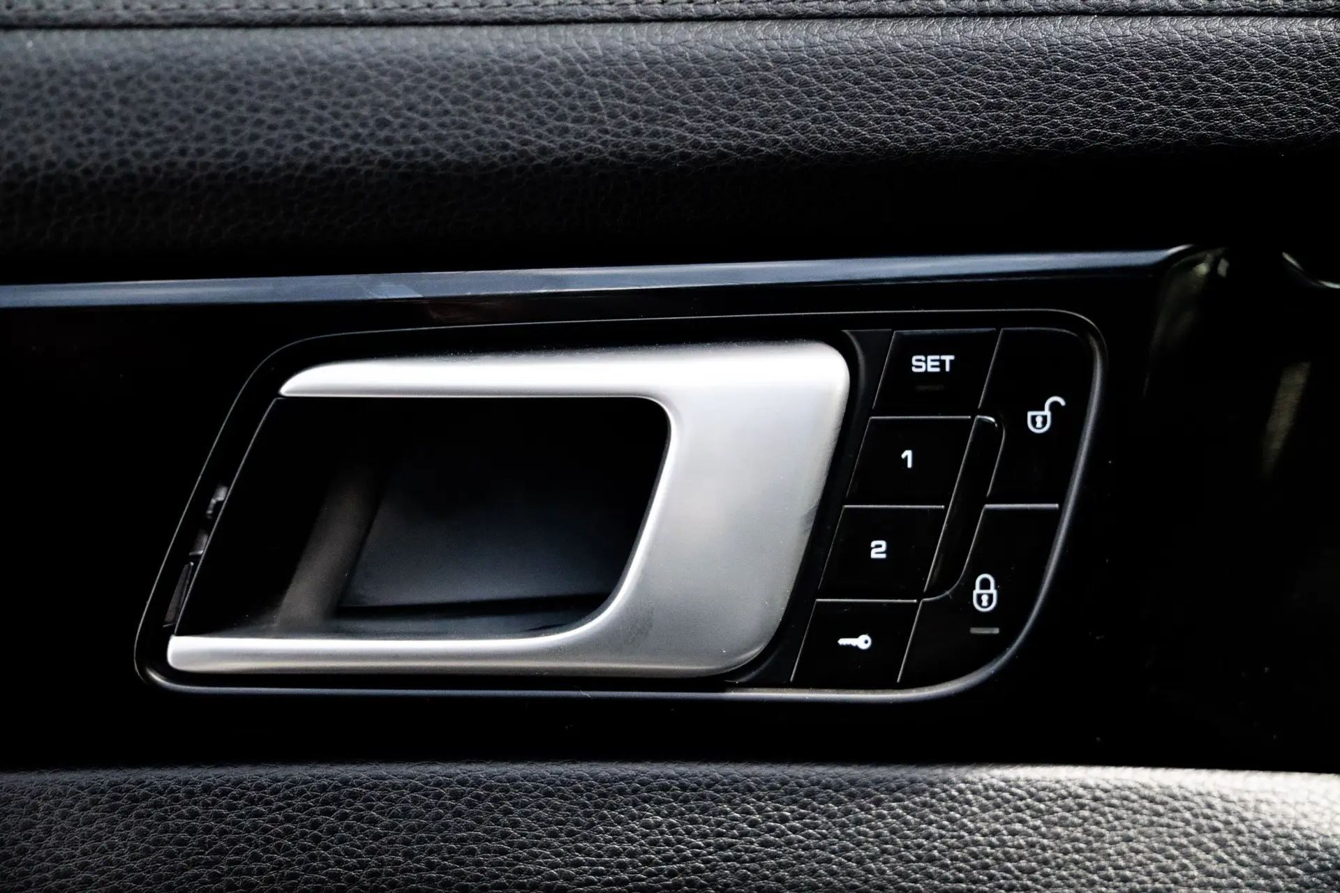Porsche Panamera Sport Turismo 4 E-Hybrid Platinum Edition 31