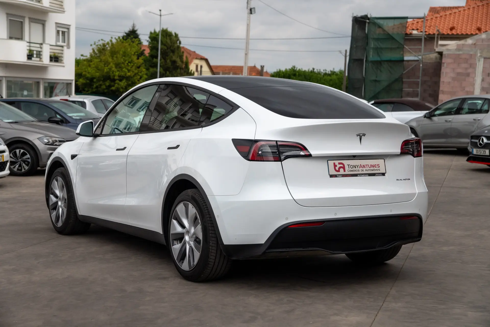 Tesla Model Y Long Range RWD 4