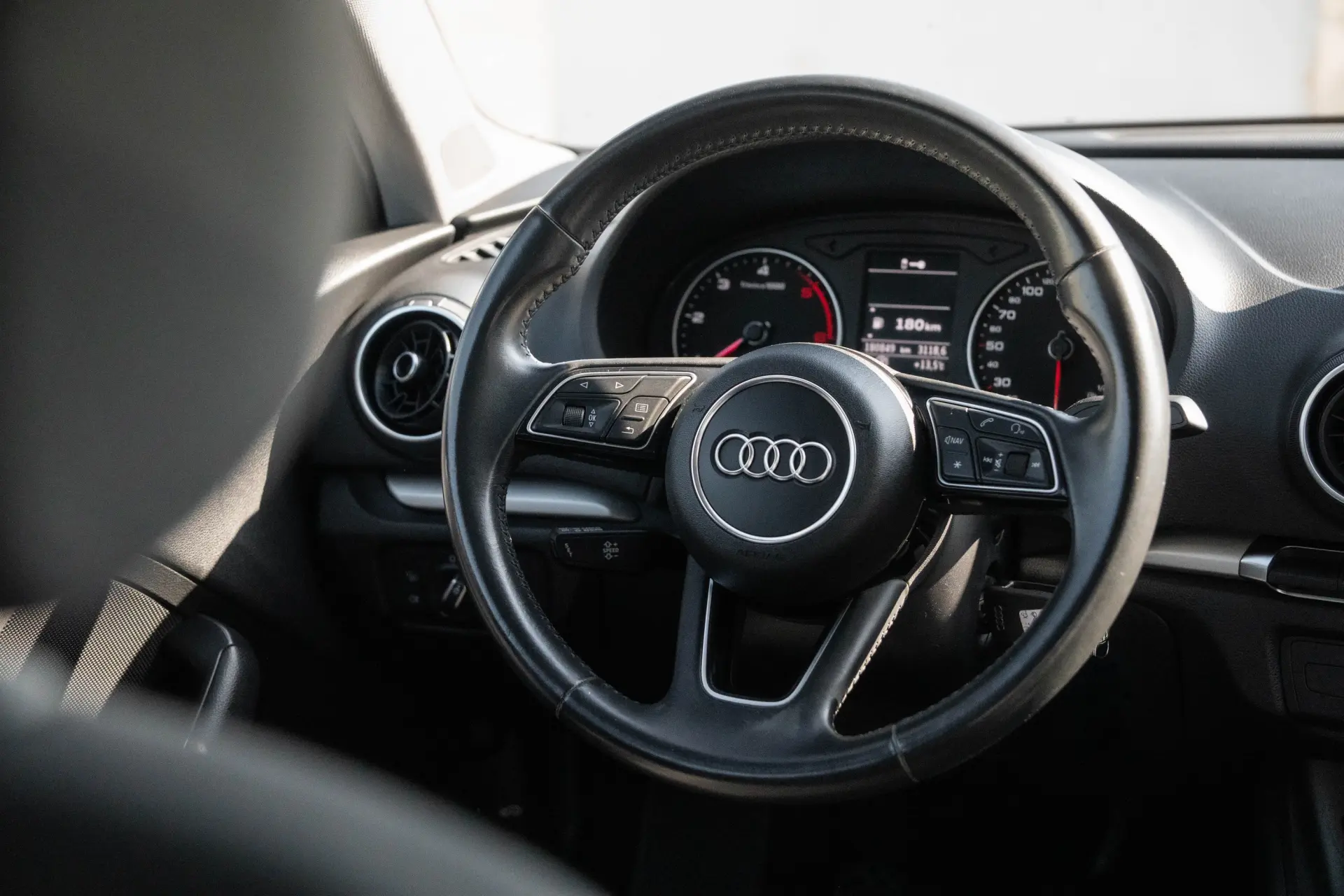 Audi A3 Limousine 30 TDI Design 29