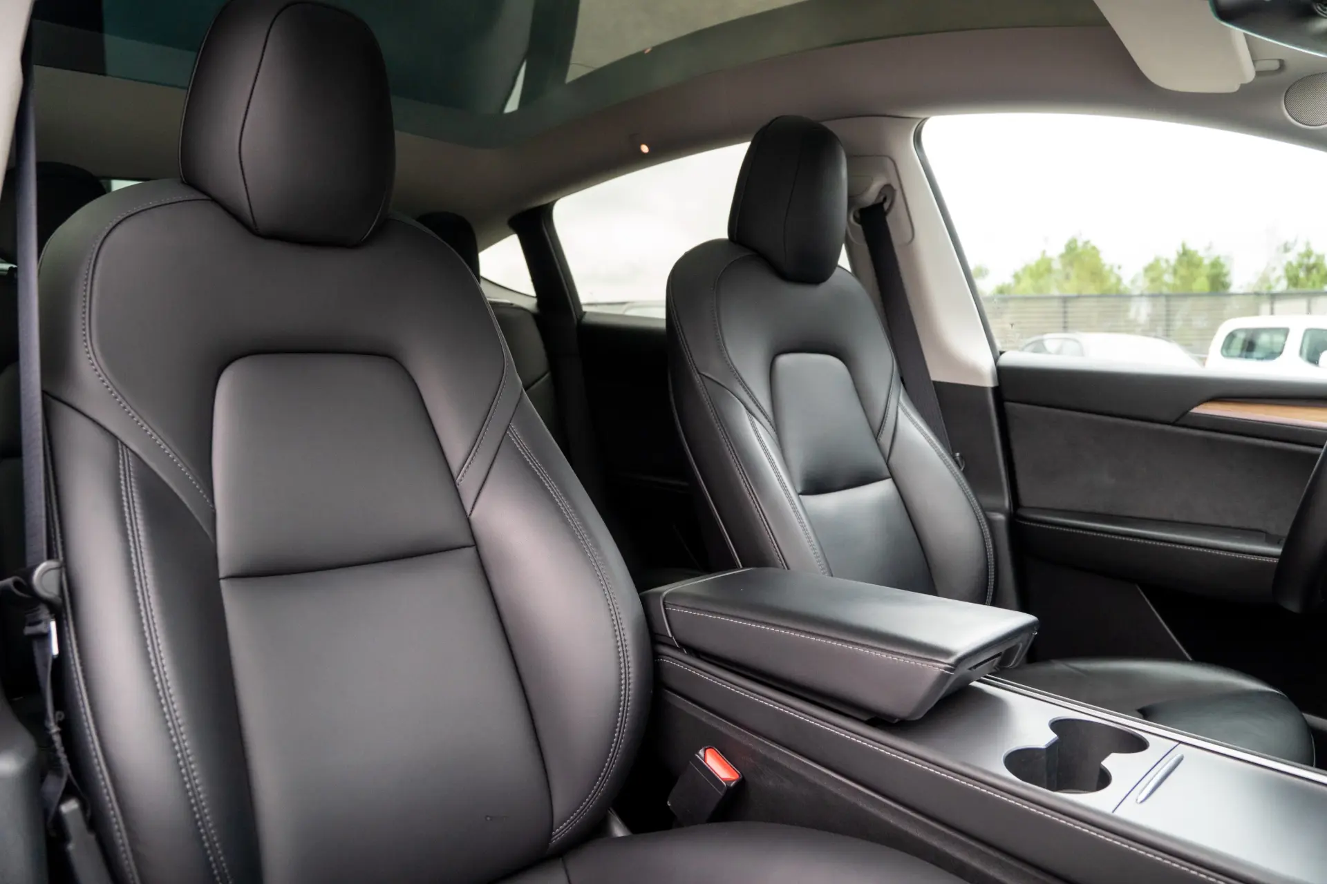 Tesla Model Y Long Range Dual Motor AWD 7