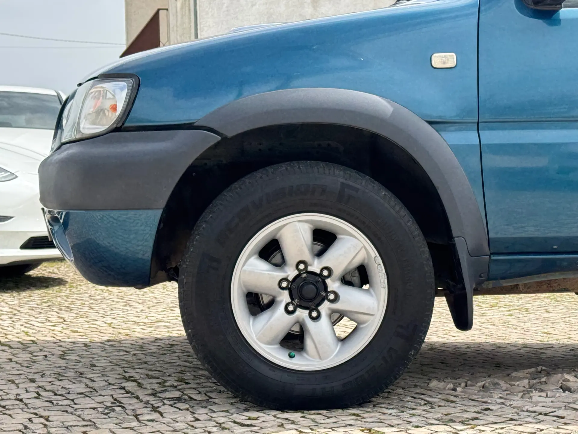 Nissan Terrano Outro 2
