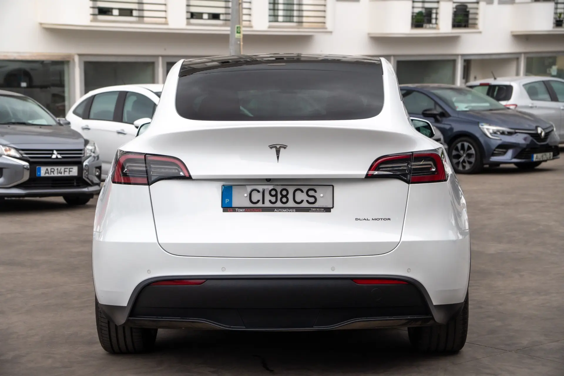 Tesla Model Y Long Range Dual Motor AWD 26