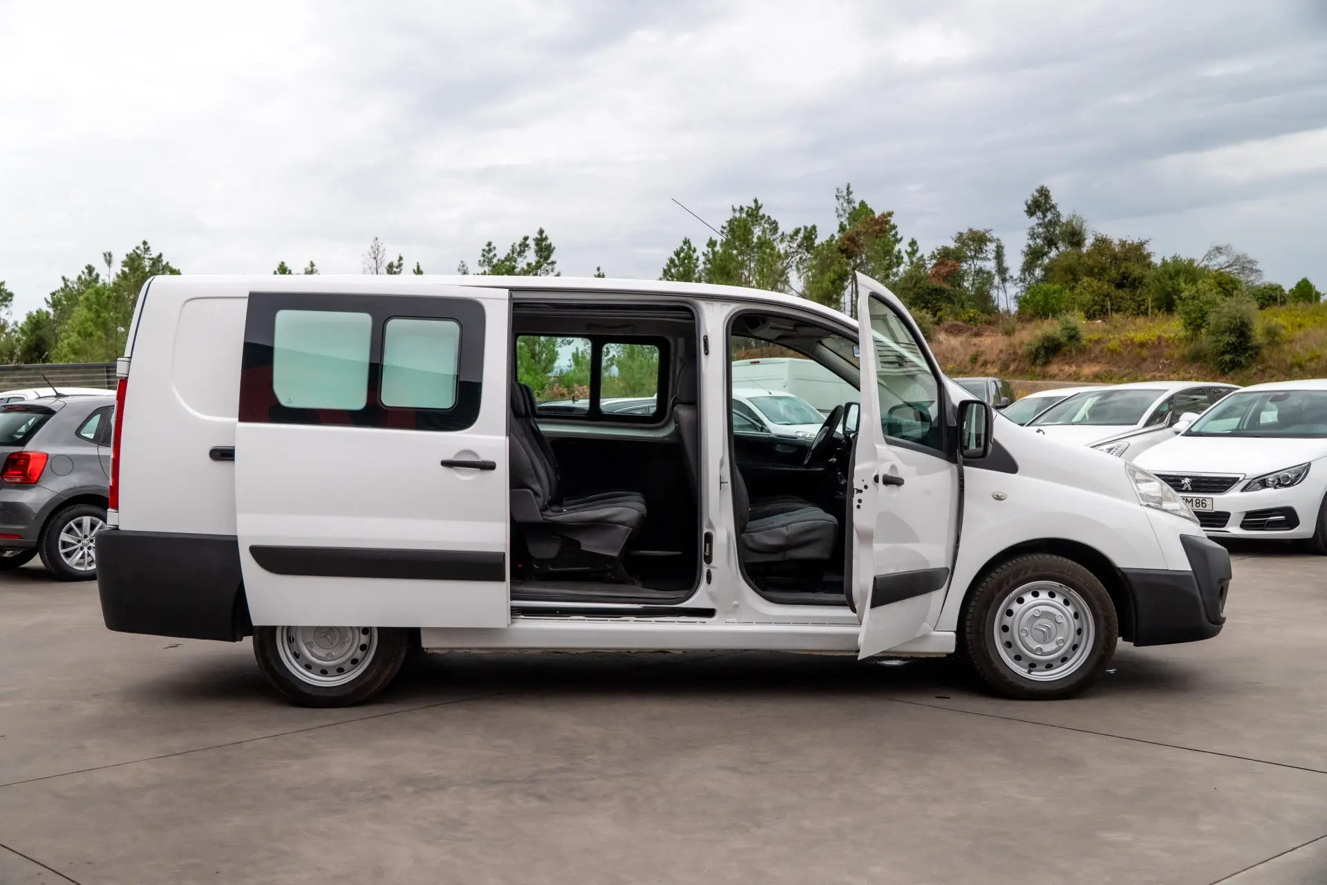 Citroen Jumpy 1.6 HDi L2H1 Semi-Vidrada 8