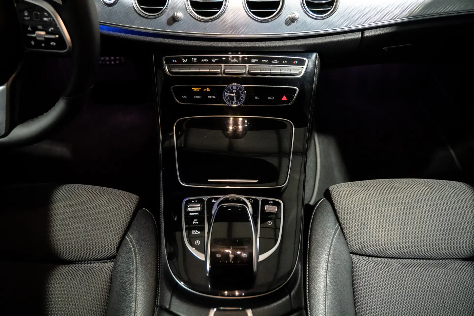 Mercedes-Benz E 220 d Avantgarde+ 23