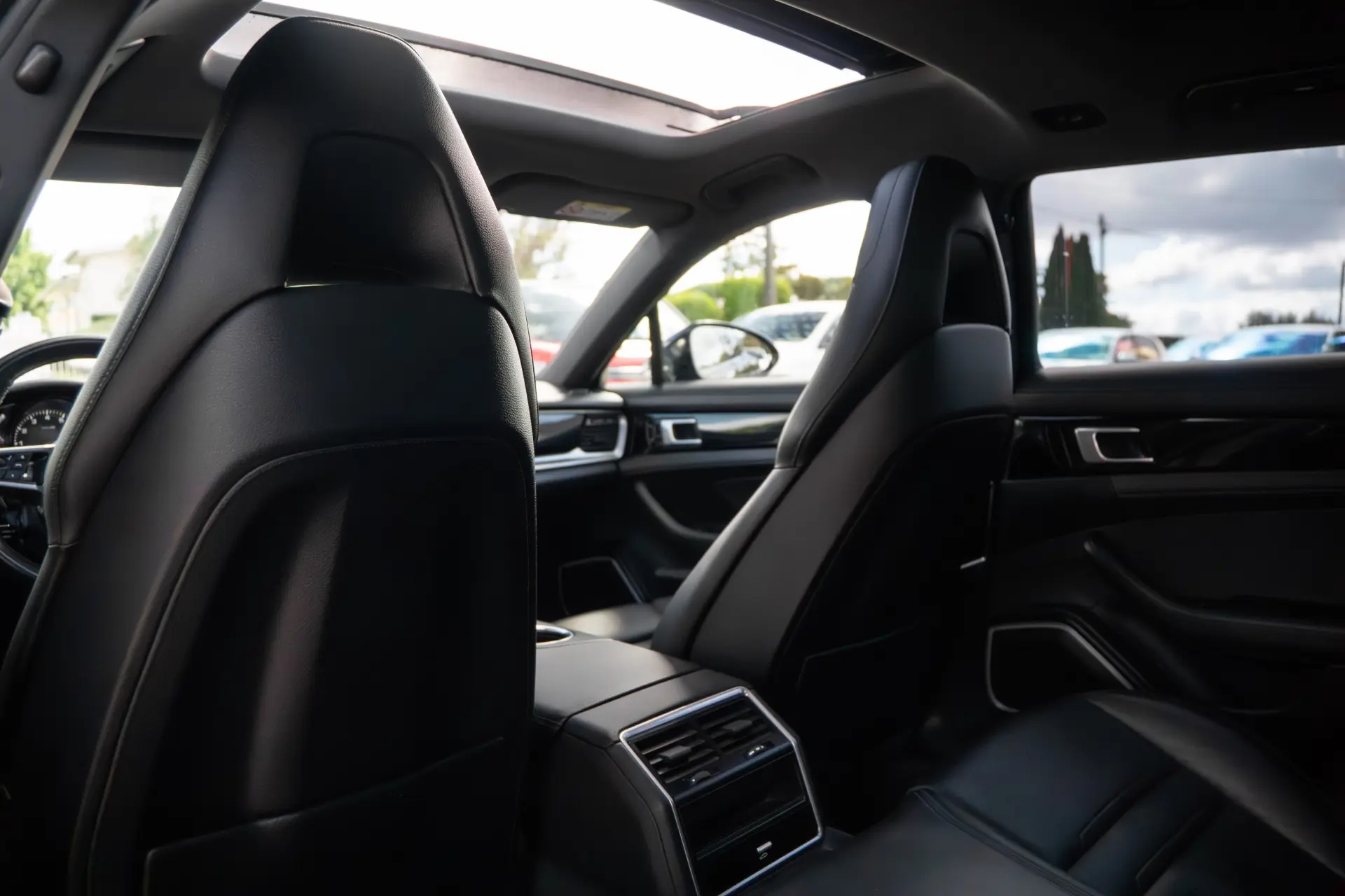 Porsche Panamera Sport Turismo 4 E-Hybrid Platinum Edition 29