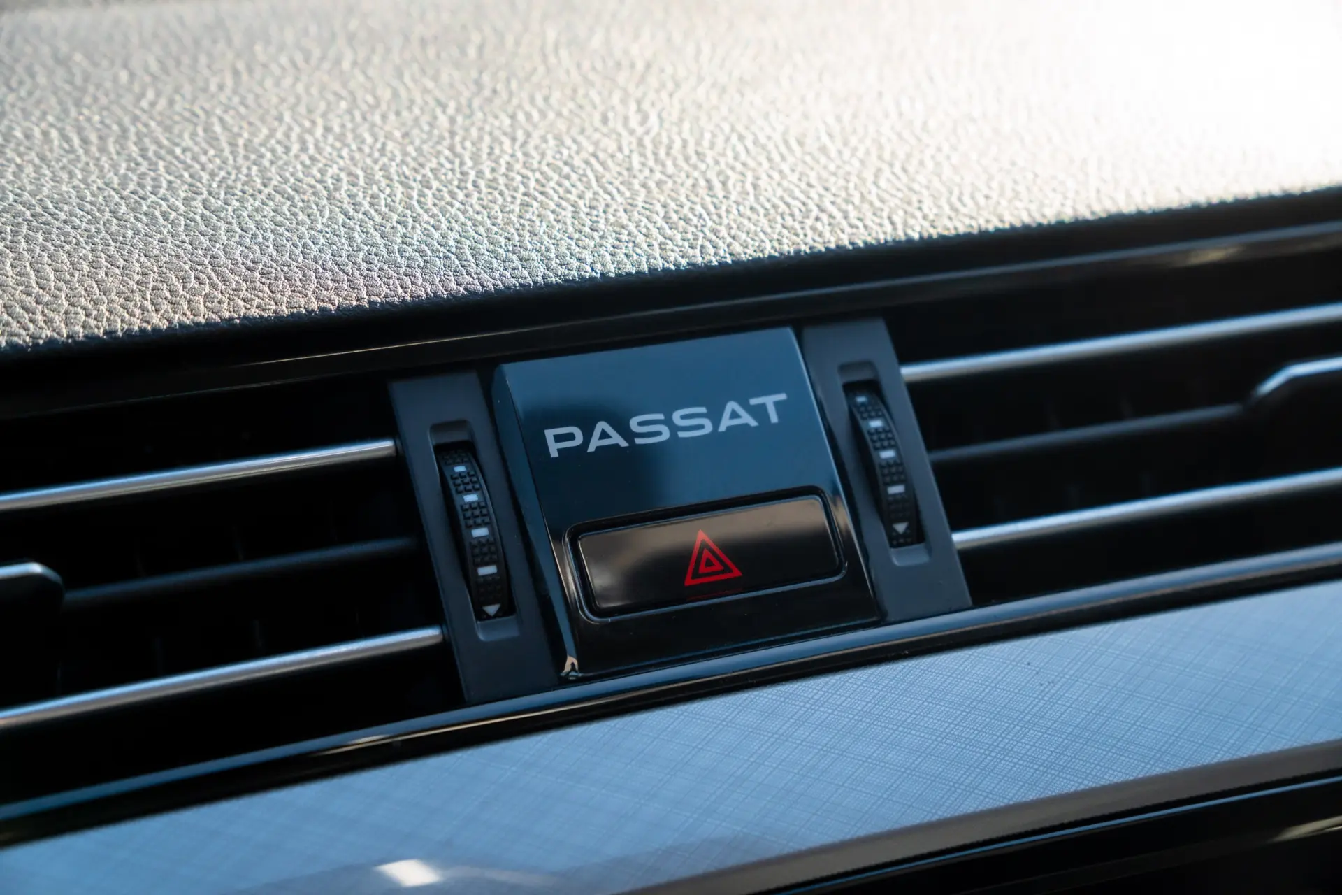 Volkswagen Passat Variant 2.0 TDI Elegance DSG 23