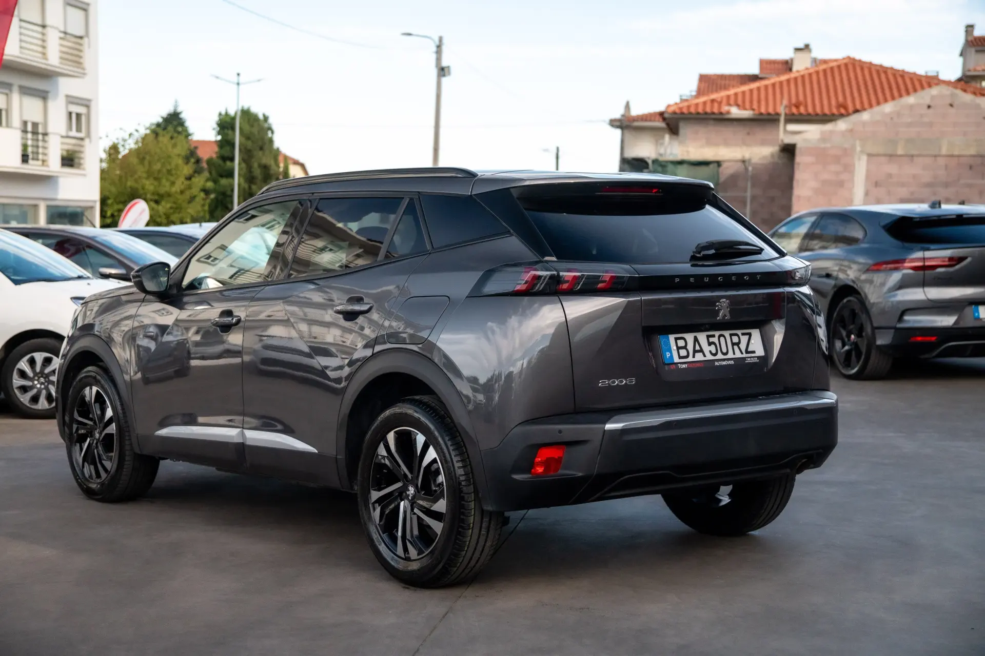 Peugeot 2008 1.2 PureTech Allure 9