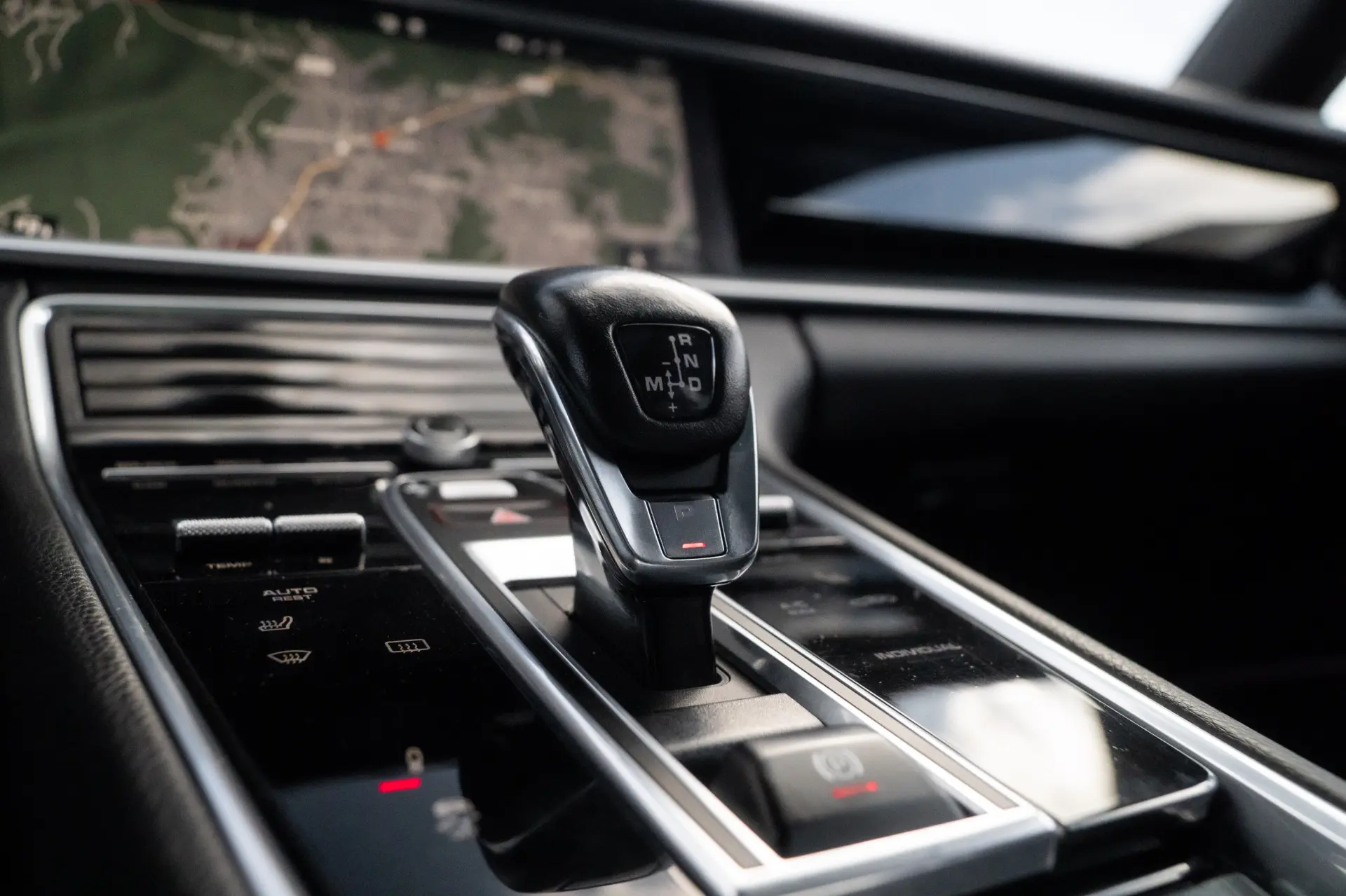 Porsche Panamera Sport Turismo 4 E-Hybrid Platinum Edition 25