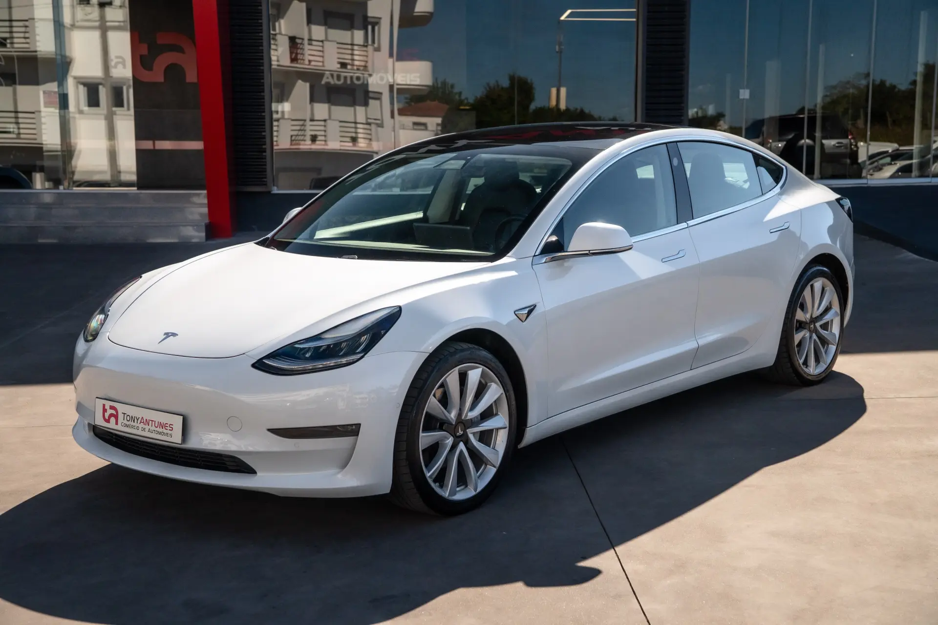 Tesla Model 3 Long-Range Dual Motor AWD 2