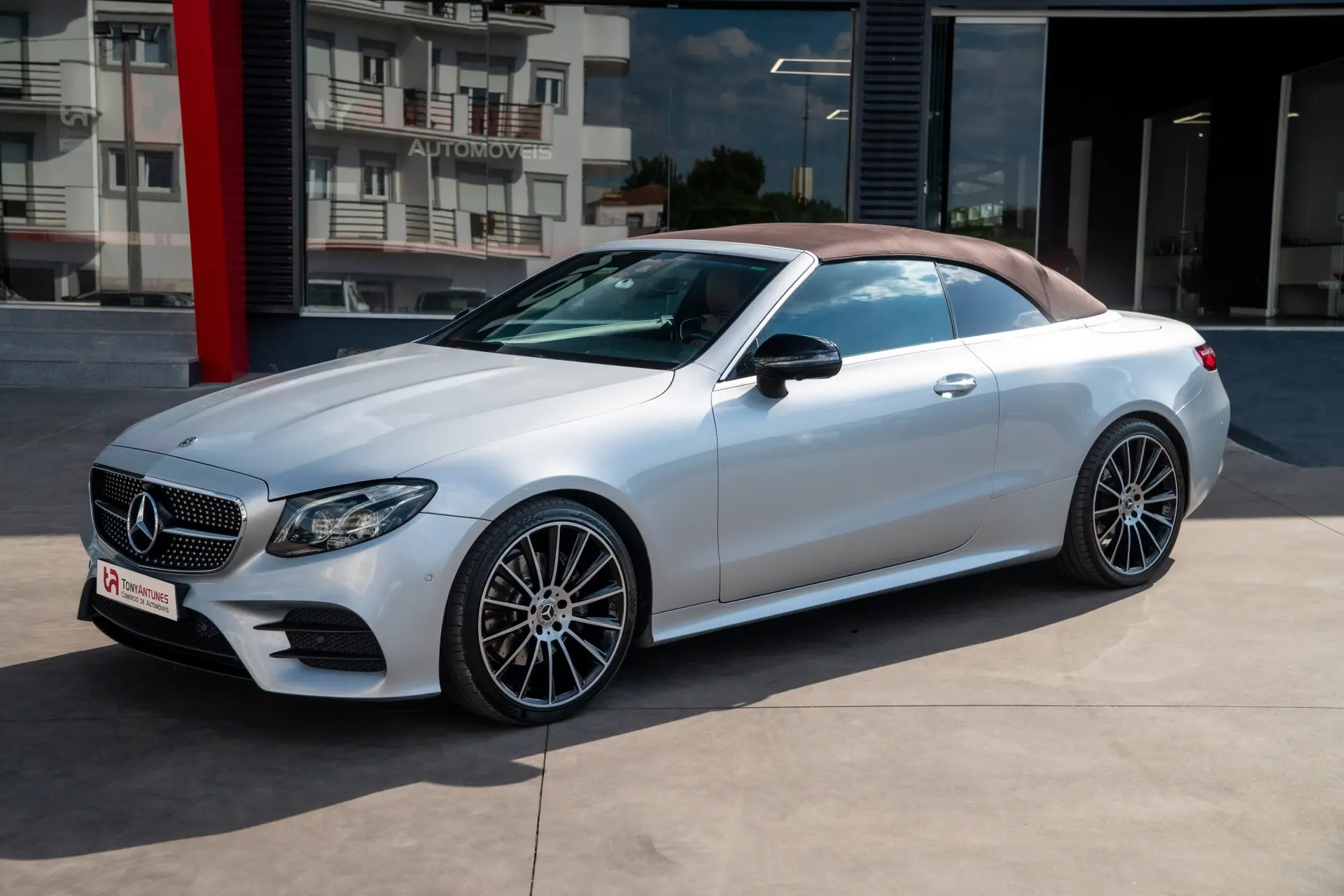 Mercedes-Benz E 220 d 4Matic 9G-TRONIC AMG Line 2