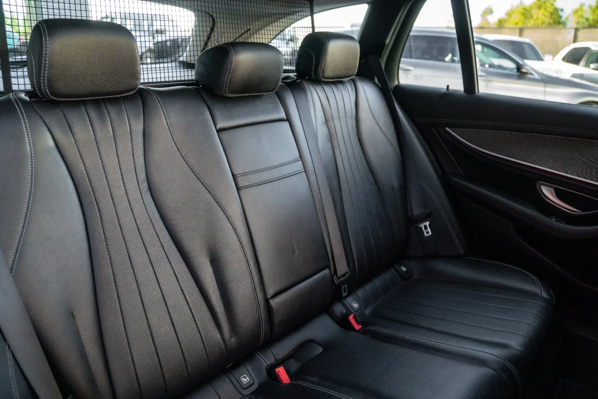 Mercedes-Benz E 300 de 9G-TRONIC AMG Line 32