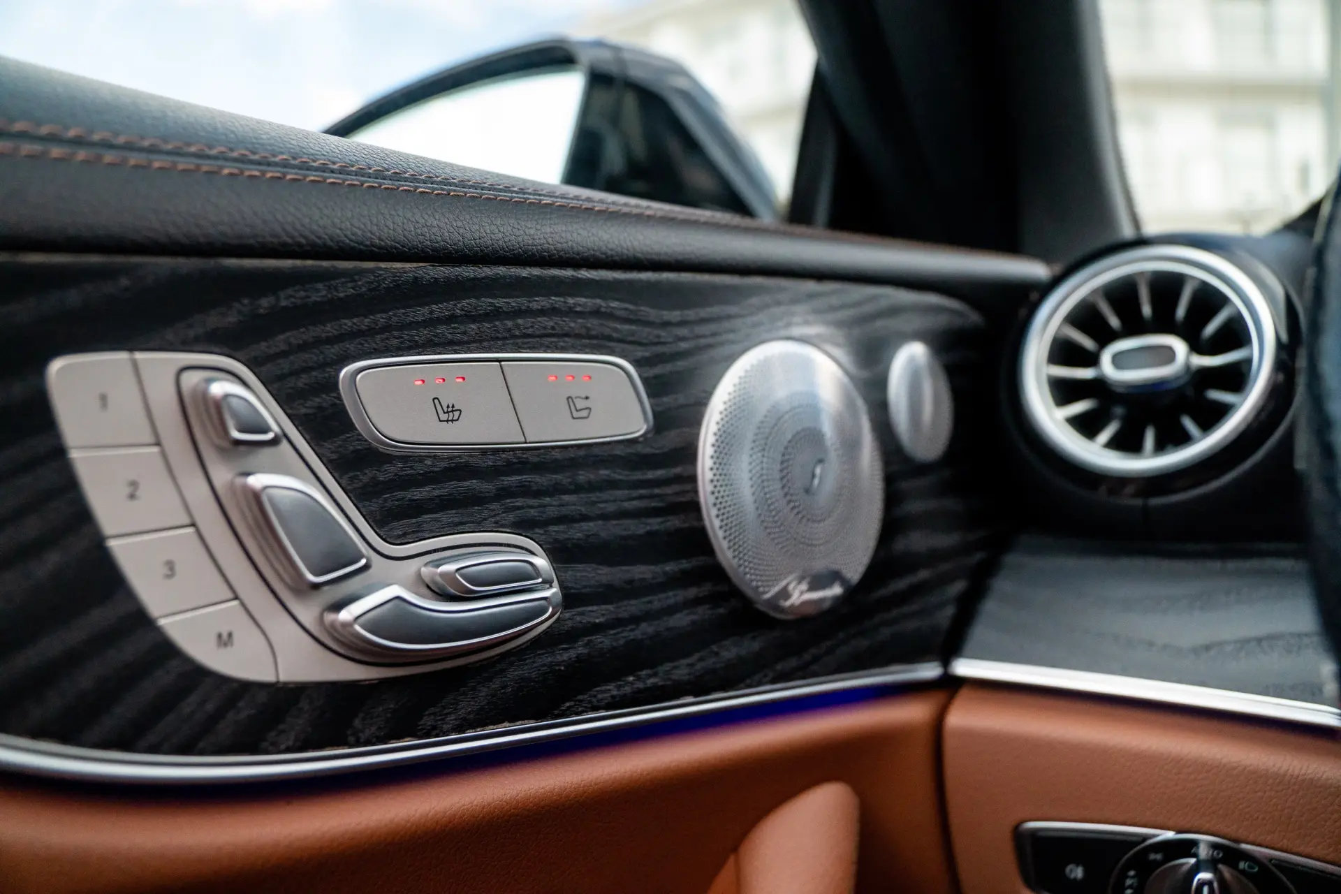Mercedes-Benz E 220 d 4Matic 9G-TRONIC AMG Line 14