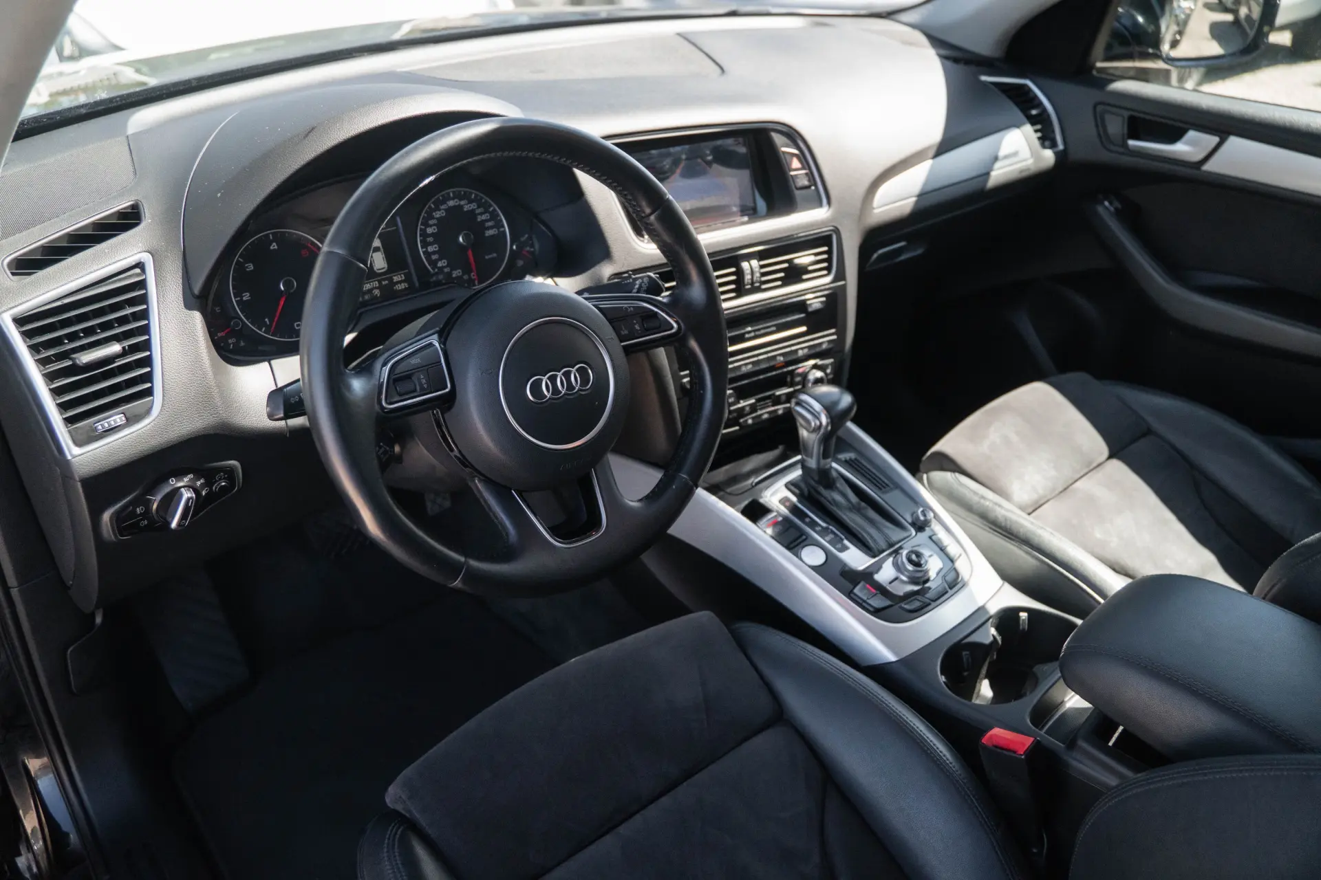 Audi Q5 40 TDI quattro S-line S-tronic 2