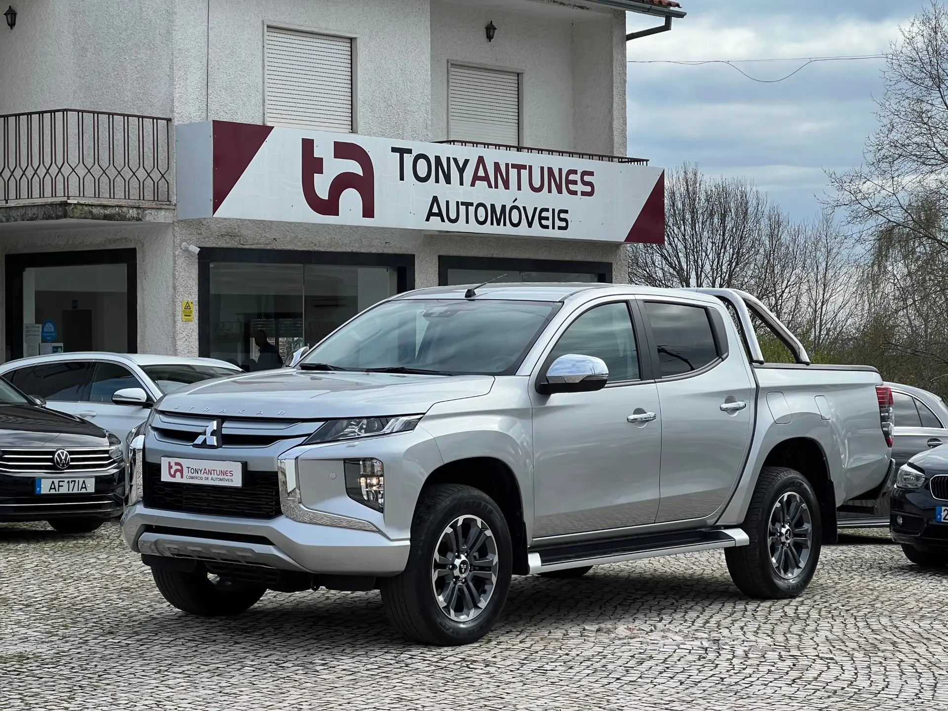 Mitsubishi L200 2.3 DI-D Strakar Space Cab Intense 4WD 1