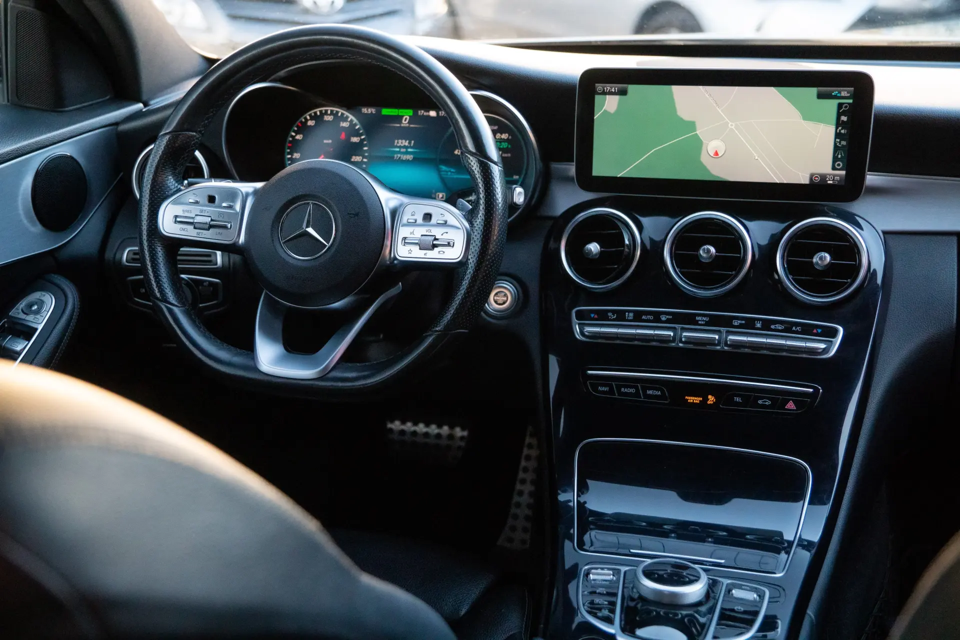 Mercedes-Benz C 300 de AMG Line 29