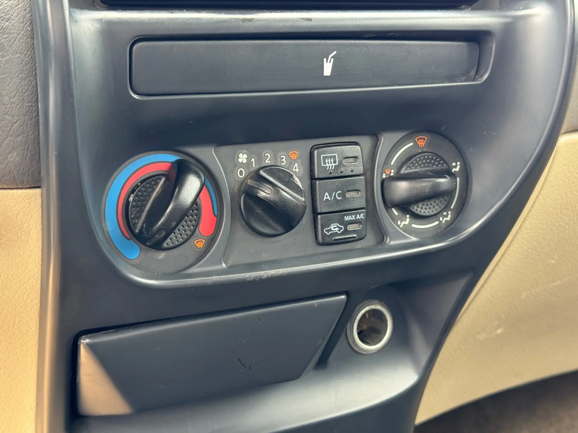 Nissan Terrano Outro 15