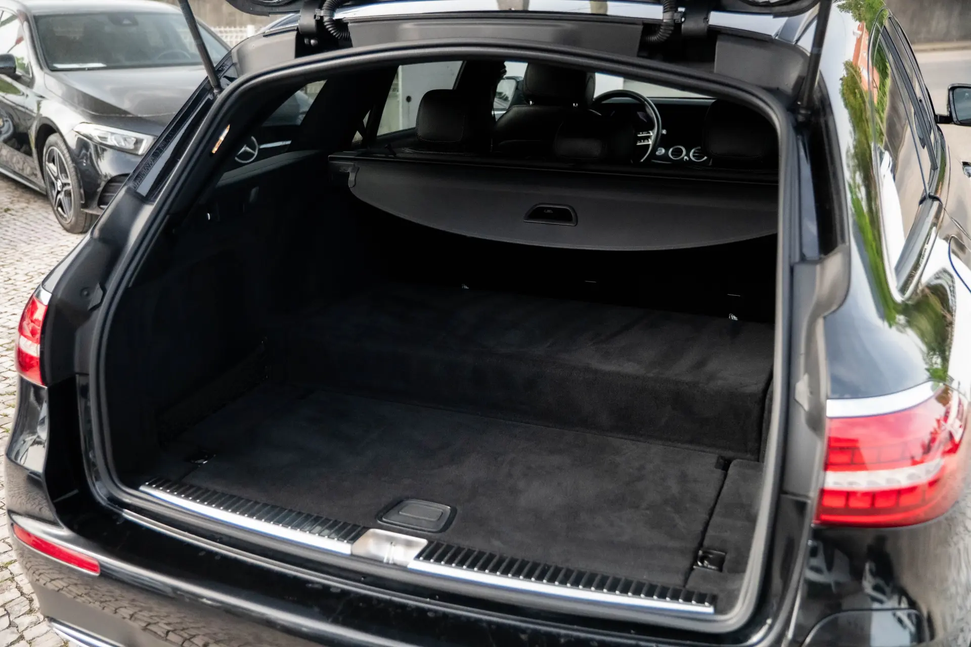 Mercedes-Benz E 300 de 4Matic 9G-TRONIC AMG Line 7