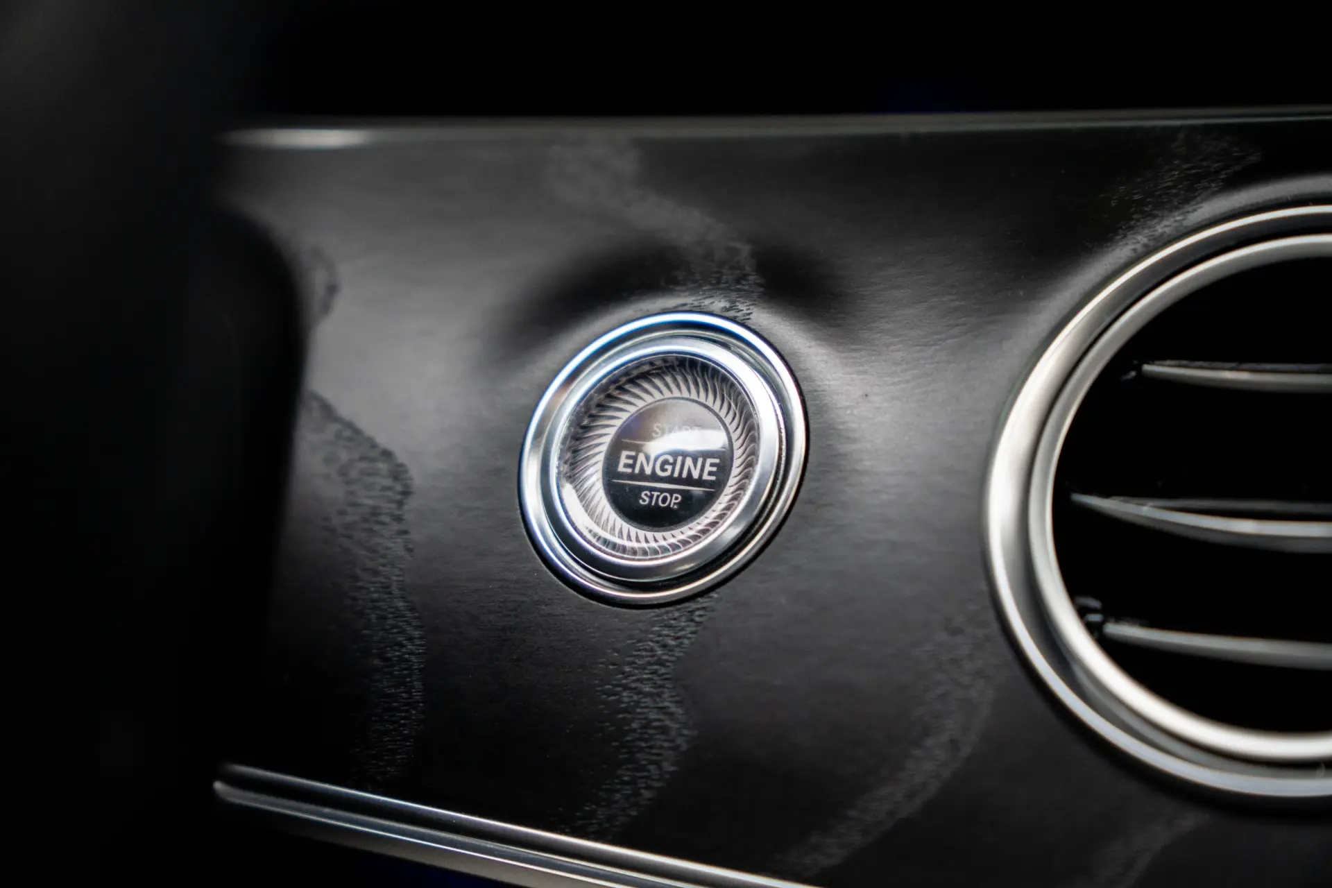 Mercedes-Benz E 300 de 4Matic 9G-TRONIC AMG Line 14