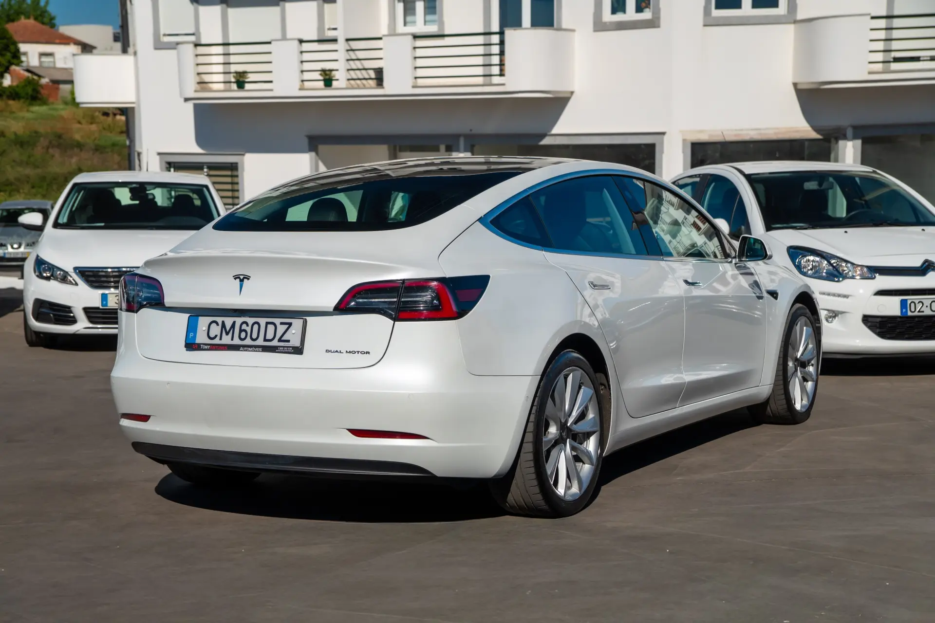 Tesla Model 3 Long-Range Dual Motor AWD 4
