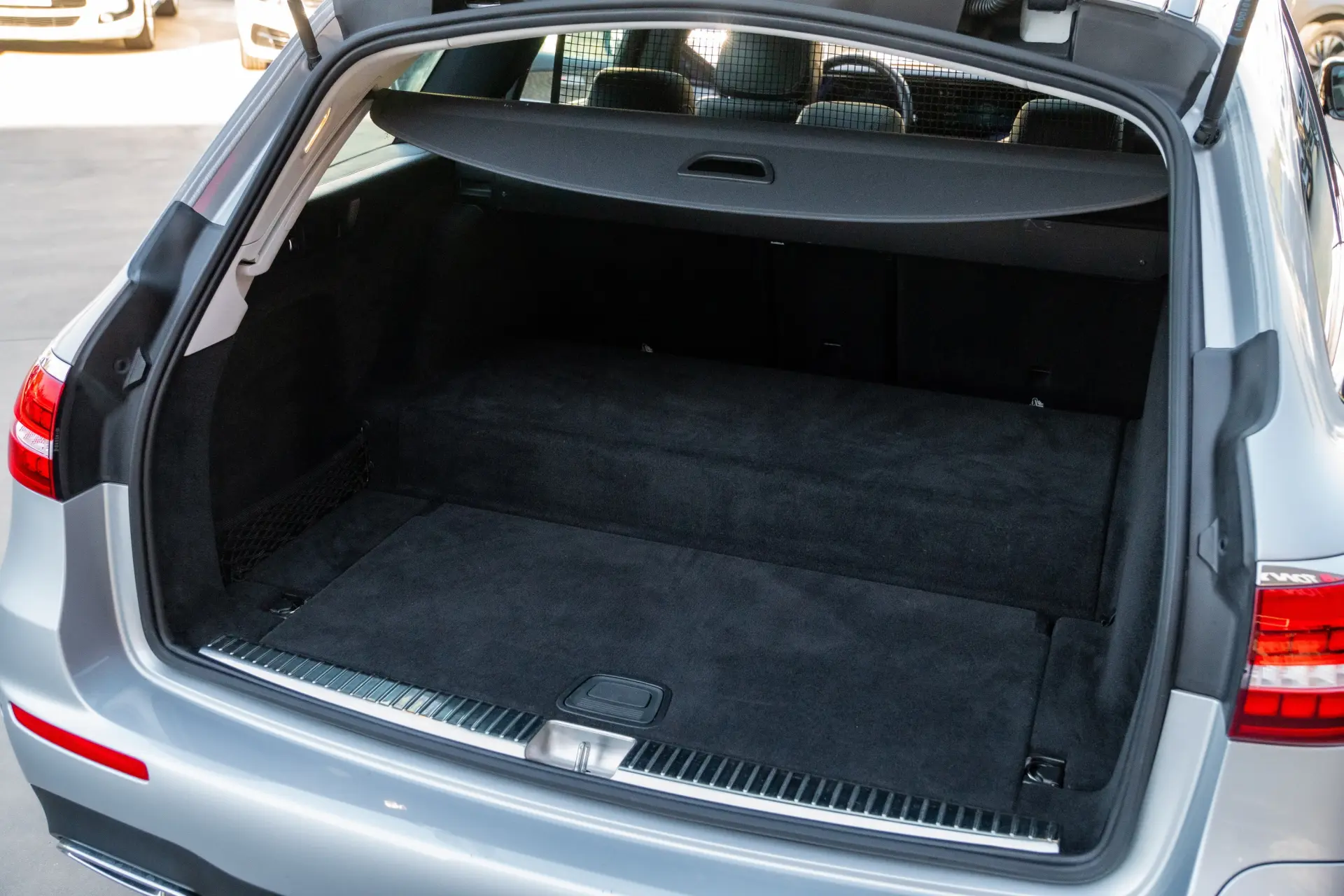 Mercedes-Benz E 300 de 9G-TRONIC AMG Line 36