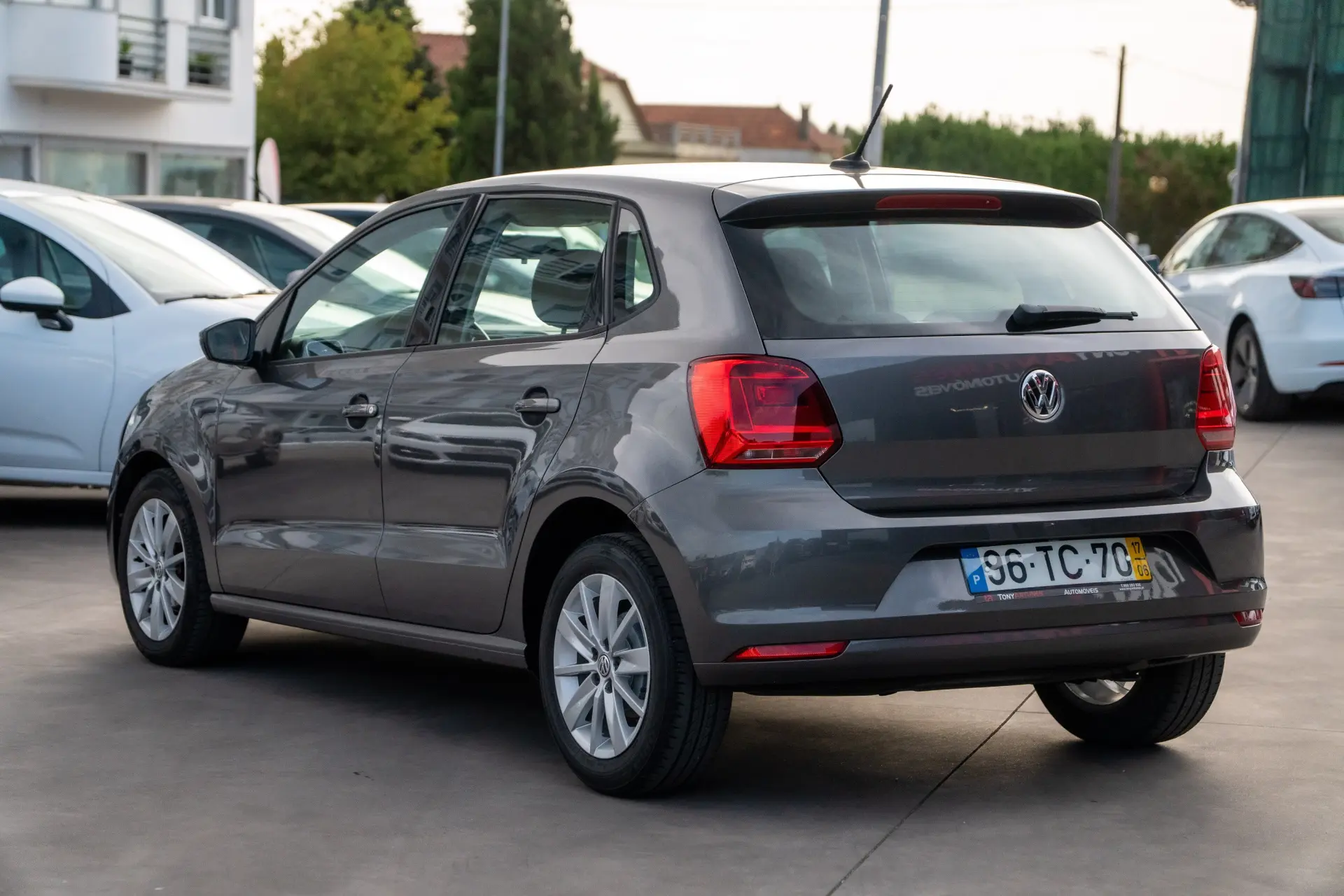 Volkswagen Polo 1.0 Confortline 8