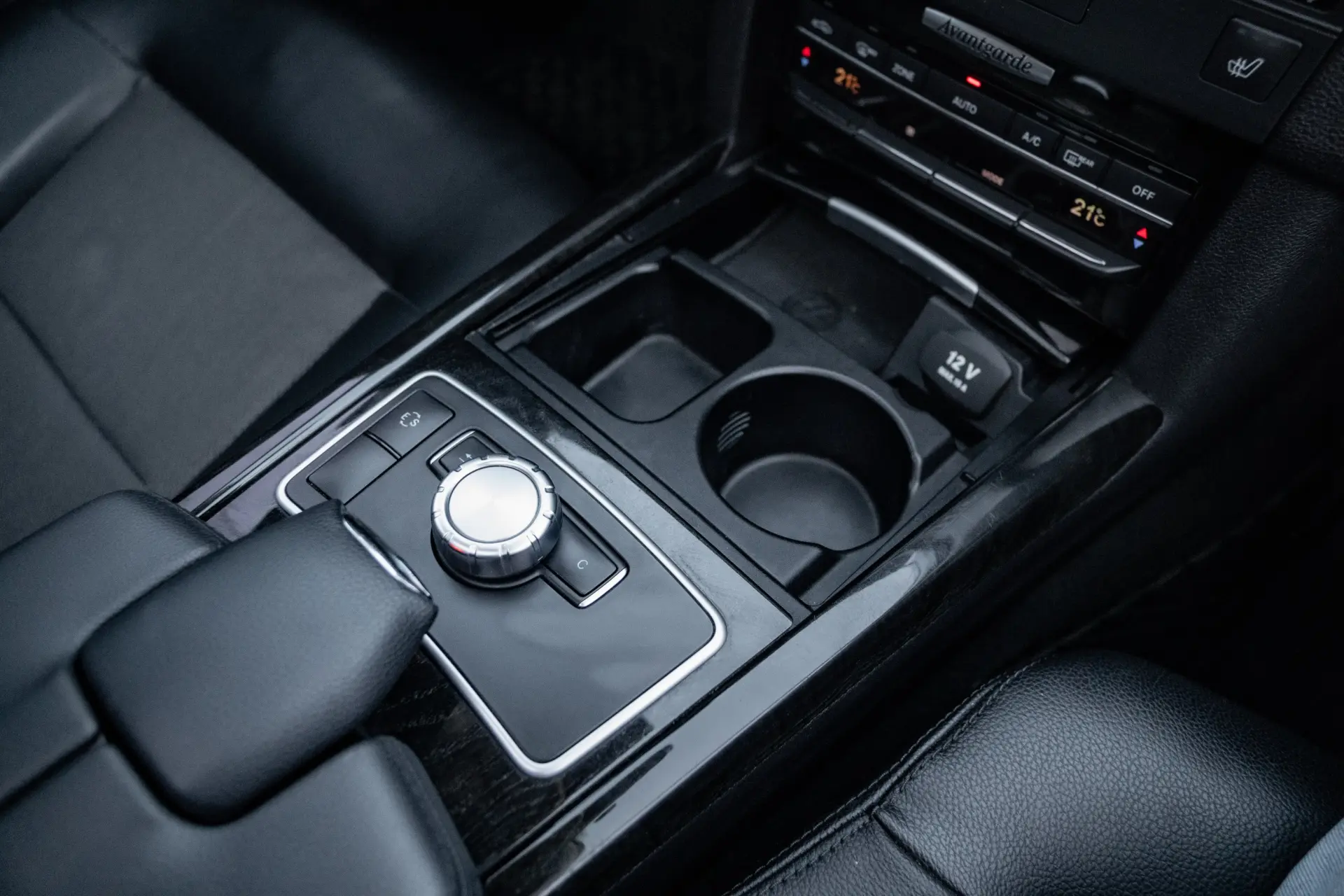 Mercedes-Benz E 220 BlueTEC 9G-TRONIC Avantgarde 26