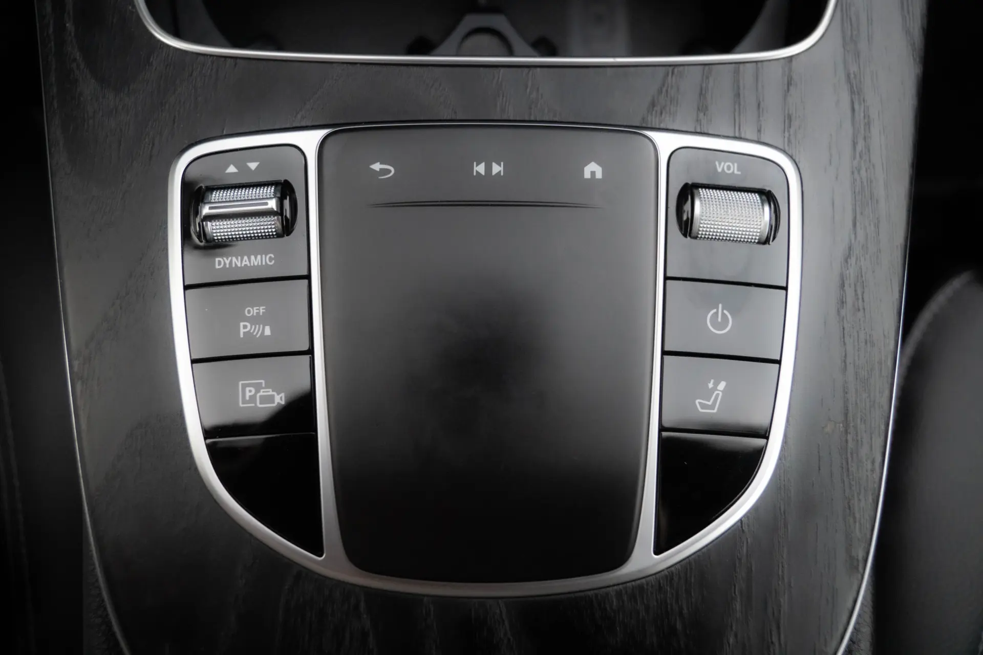 Mercedes-Benz E 300 de 4Matic 9G-TRONIC AMG Line 28