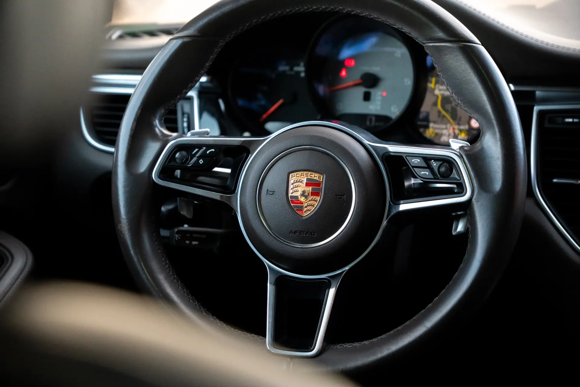 Porsche Macan S 25