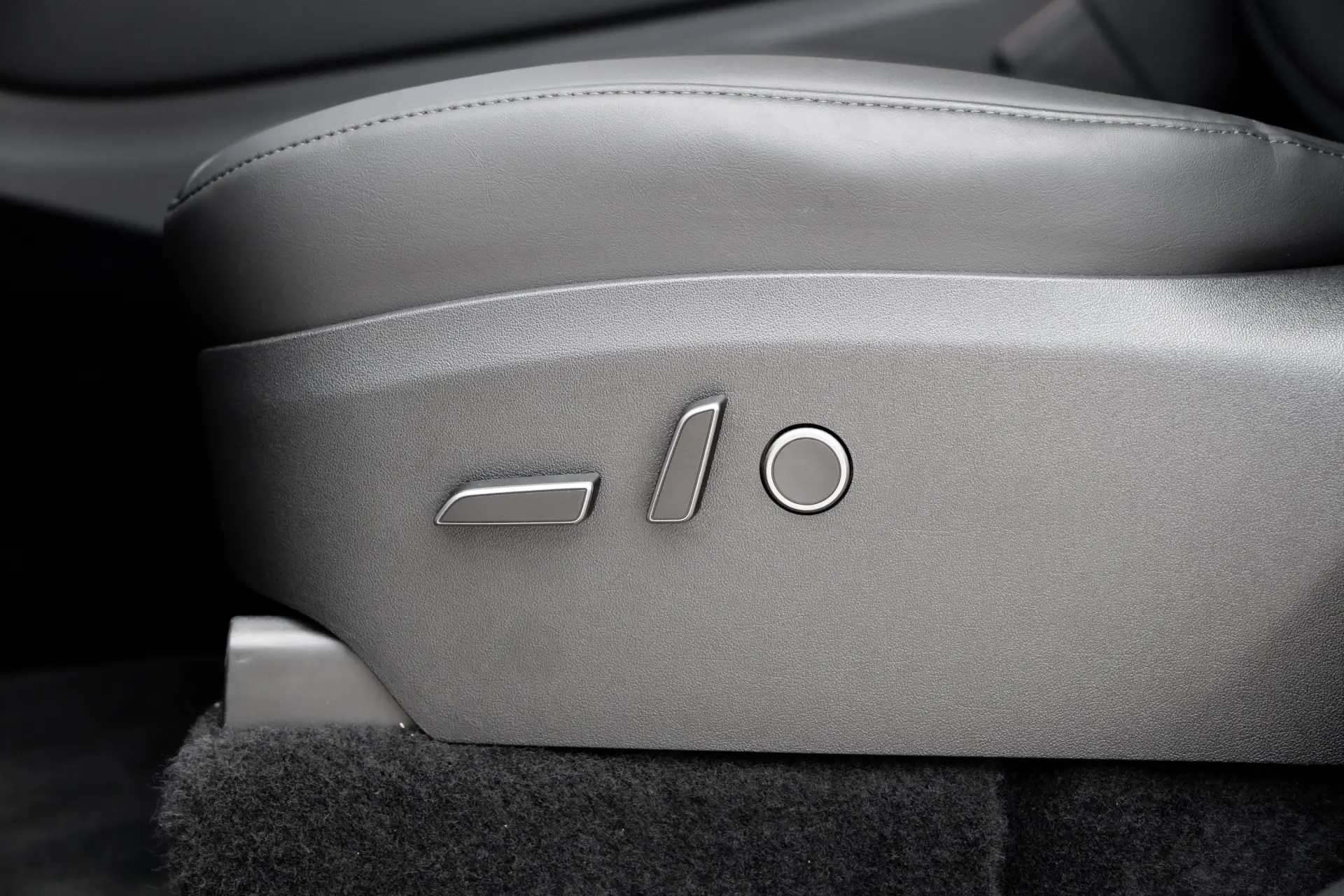 Tesla Model Y Performance Dual Motor AWD 30
