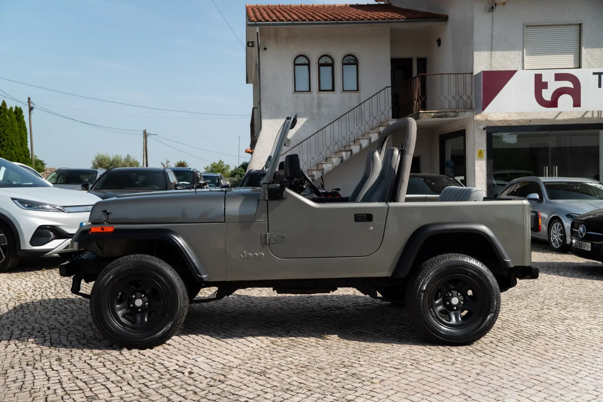 Jeep Wrangler 2.5 Sport Soft Top 8