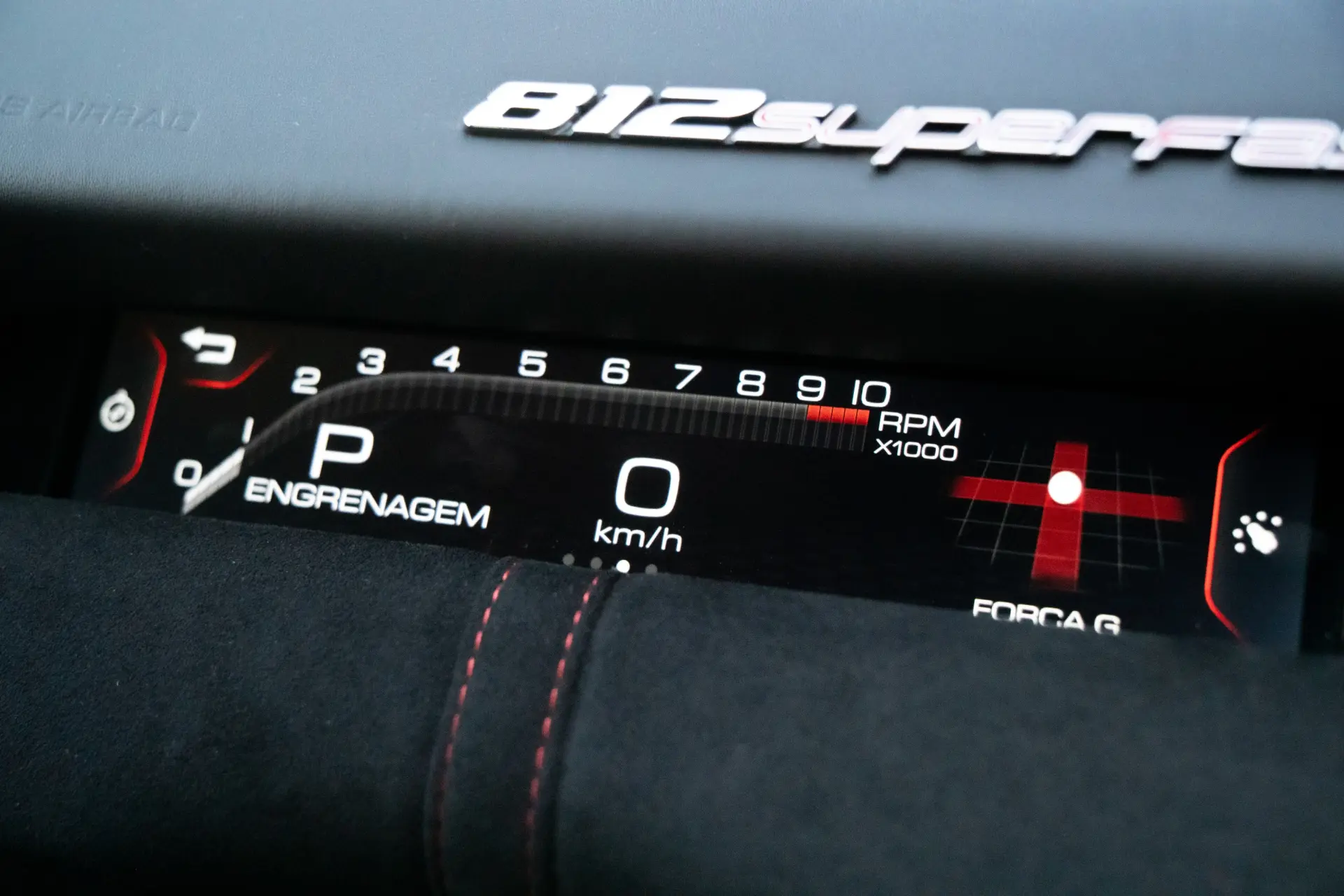 Ferrari 812 Superfast 6.5 V12 32